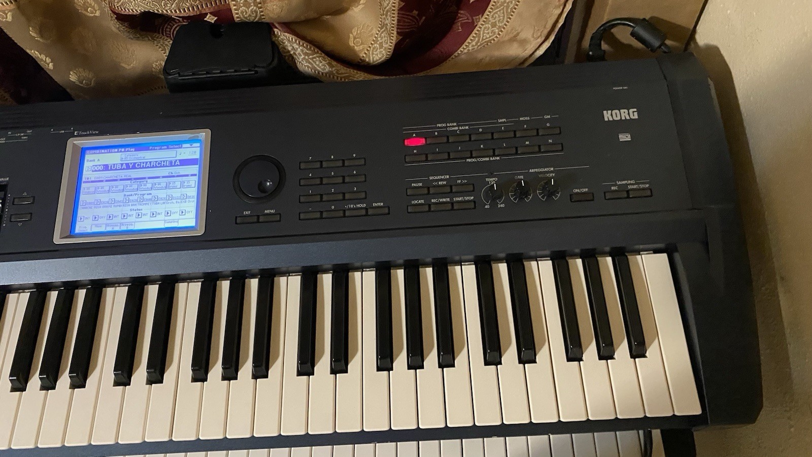Korg Triton Extreme 61-Key Sampler Synthesizer Workstation -See Description