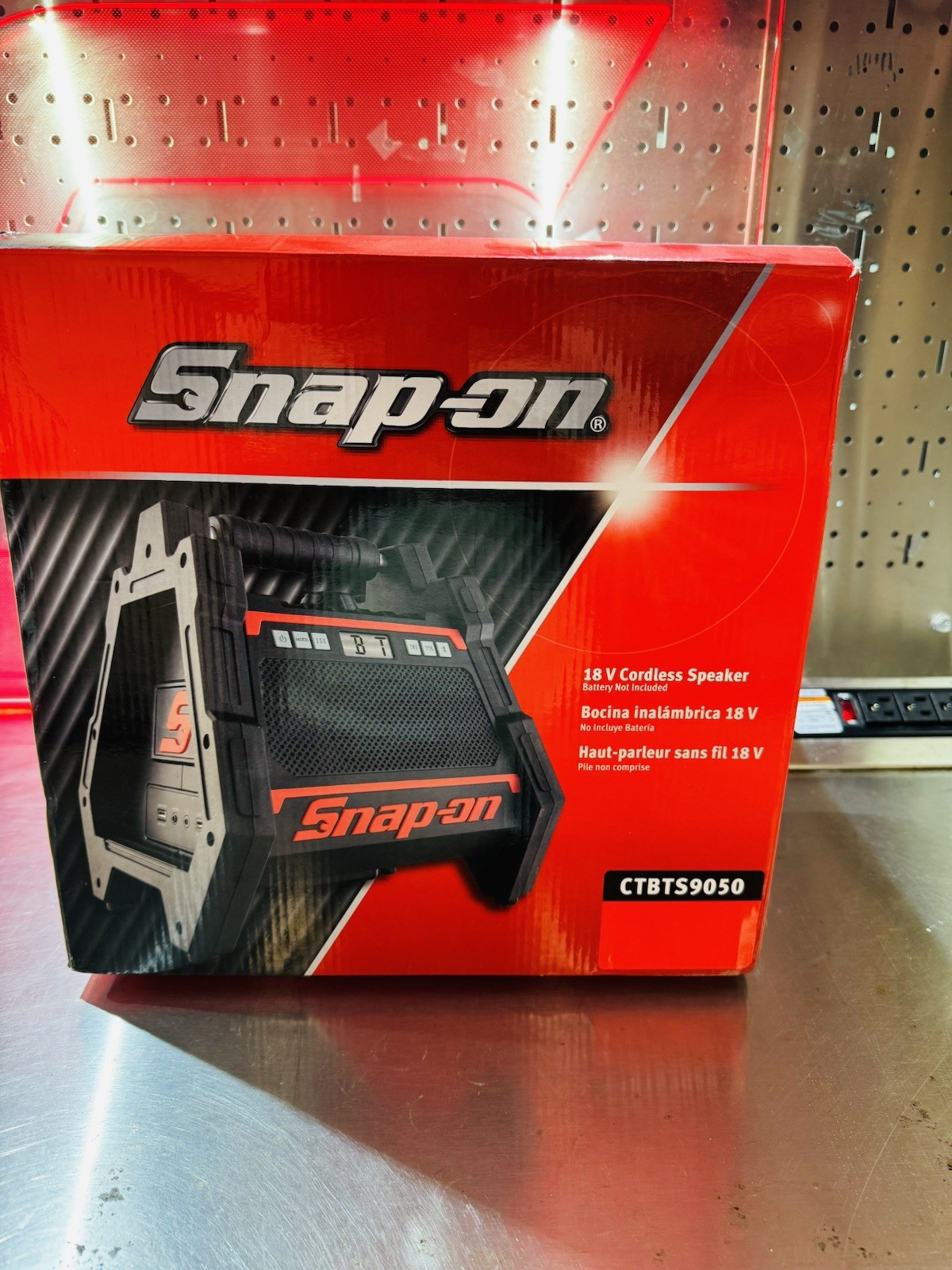 Snap-on CTBTS9050 18V Cordless Bluetooth Speaker W/ USB Charging AUX