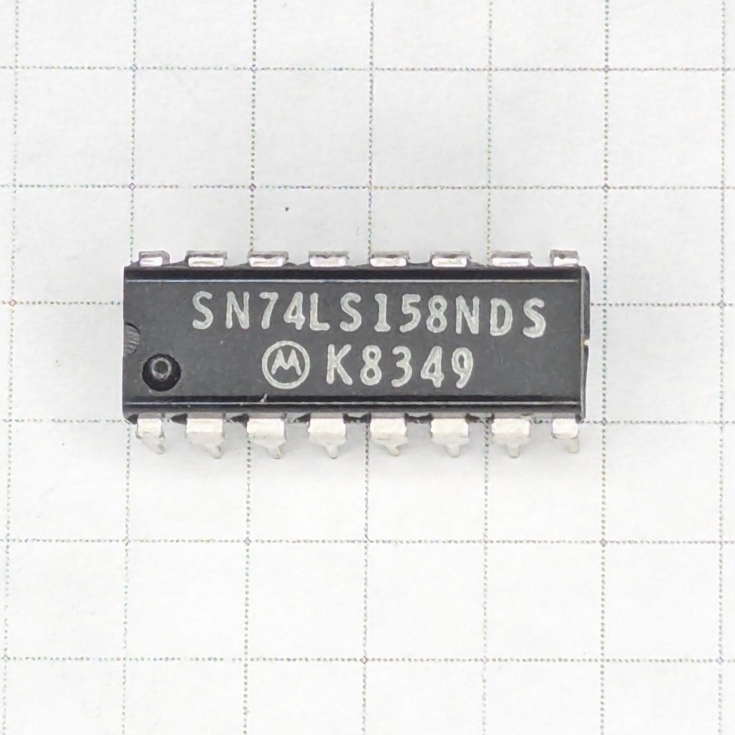 Motorola SN74LS158NDS Quad 2-to-1 Multiplexer IC 16-Pin DIP K8349 New -e14