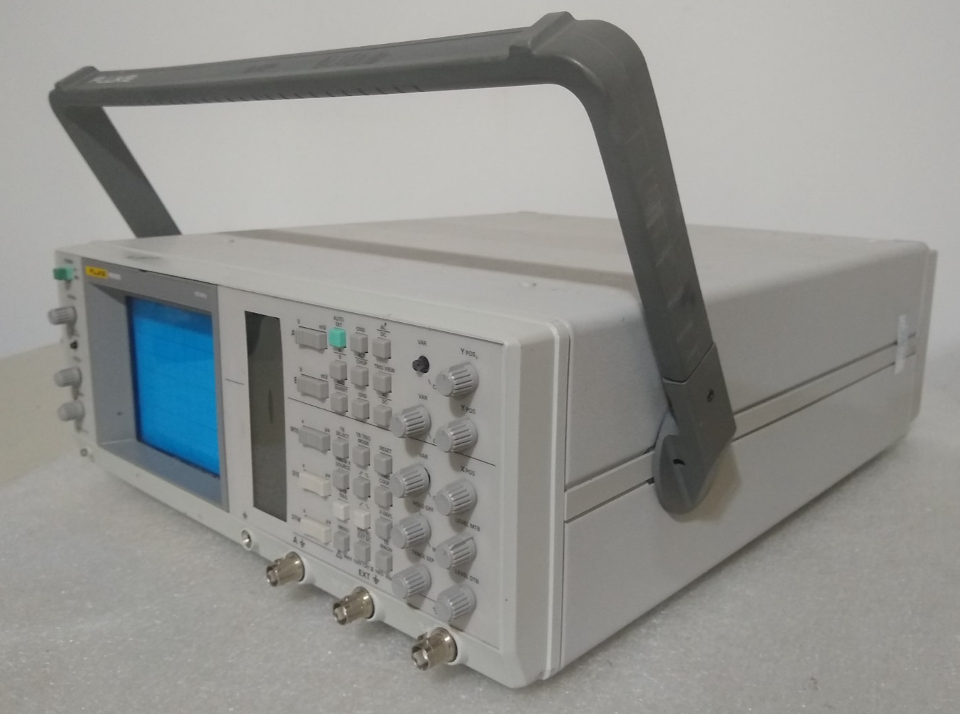 Vintage Fluke PM3065 Oscilloscope 100MHz - Please Read