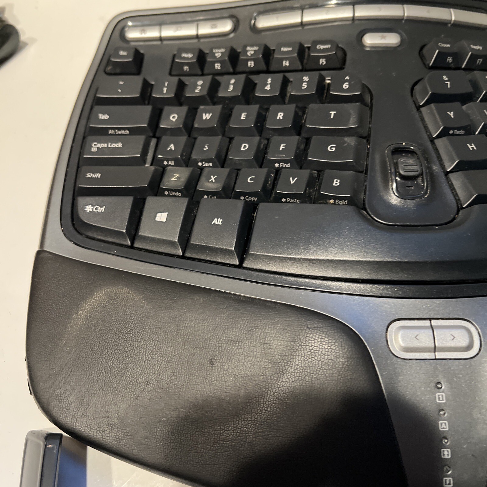 Microsoft Natural Ergonomic Keyboard 4000 v1.0 Model 1048 KU-0462 Tested