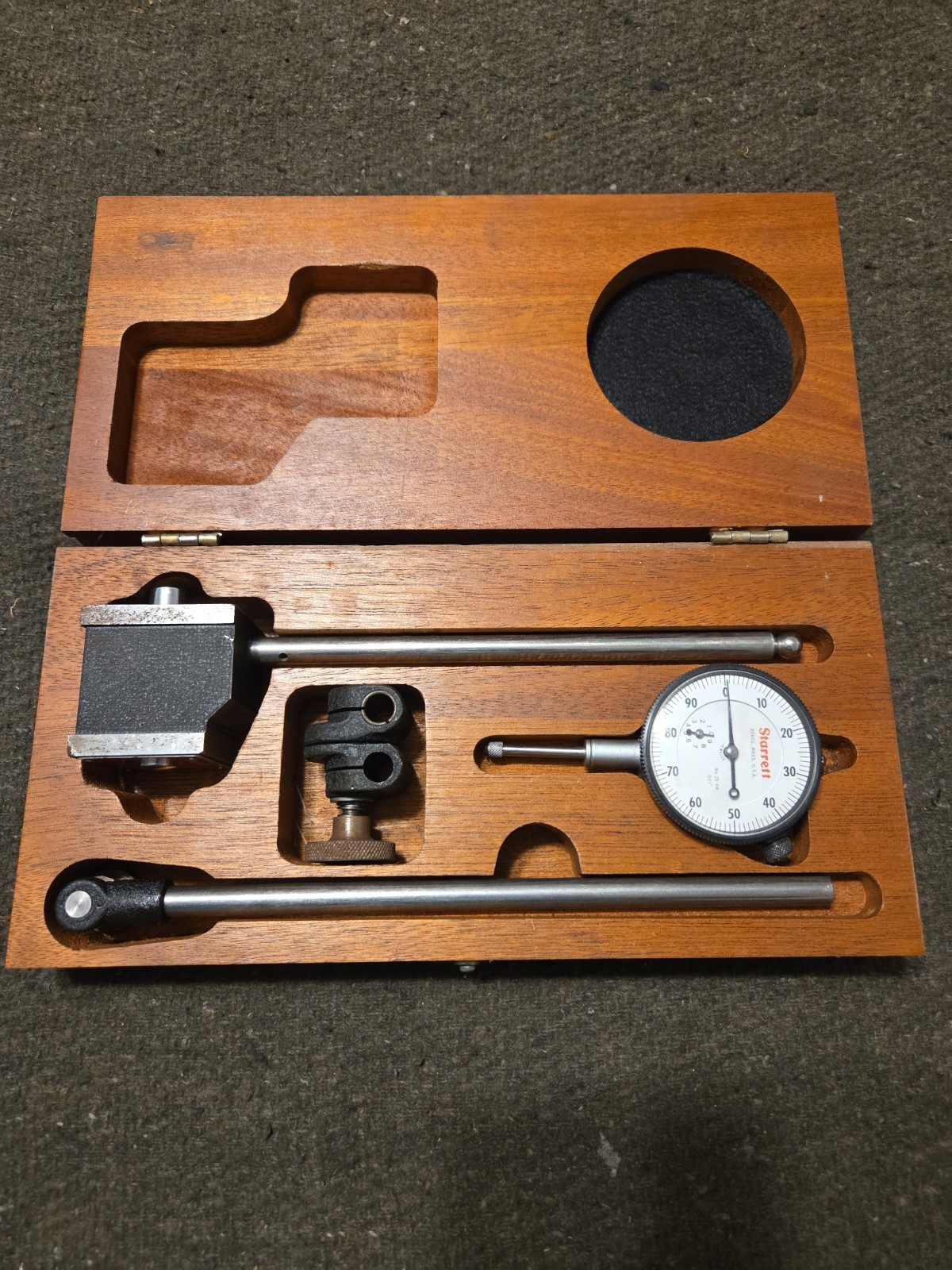 Starrett 657EZ Magnetic Base and Post Assembly Indicator 25-131 W/ Case