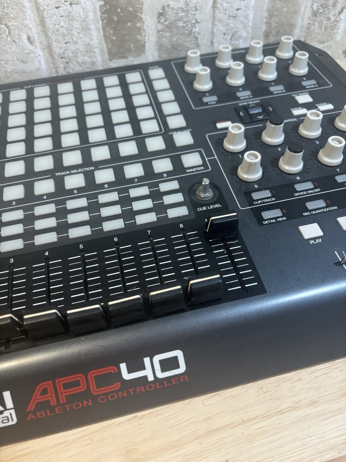 ⭐️Akai Professional Ableton Live Controller APC40⭐️Good Cond.⭐️Untested⭐️
