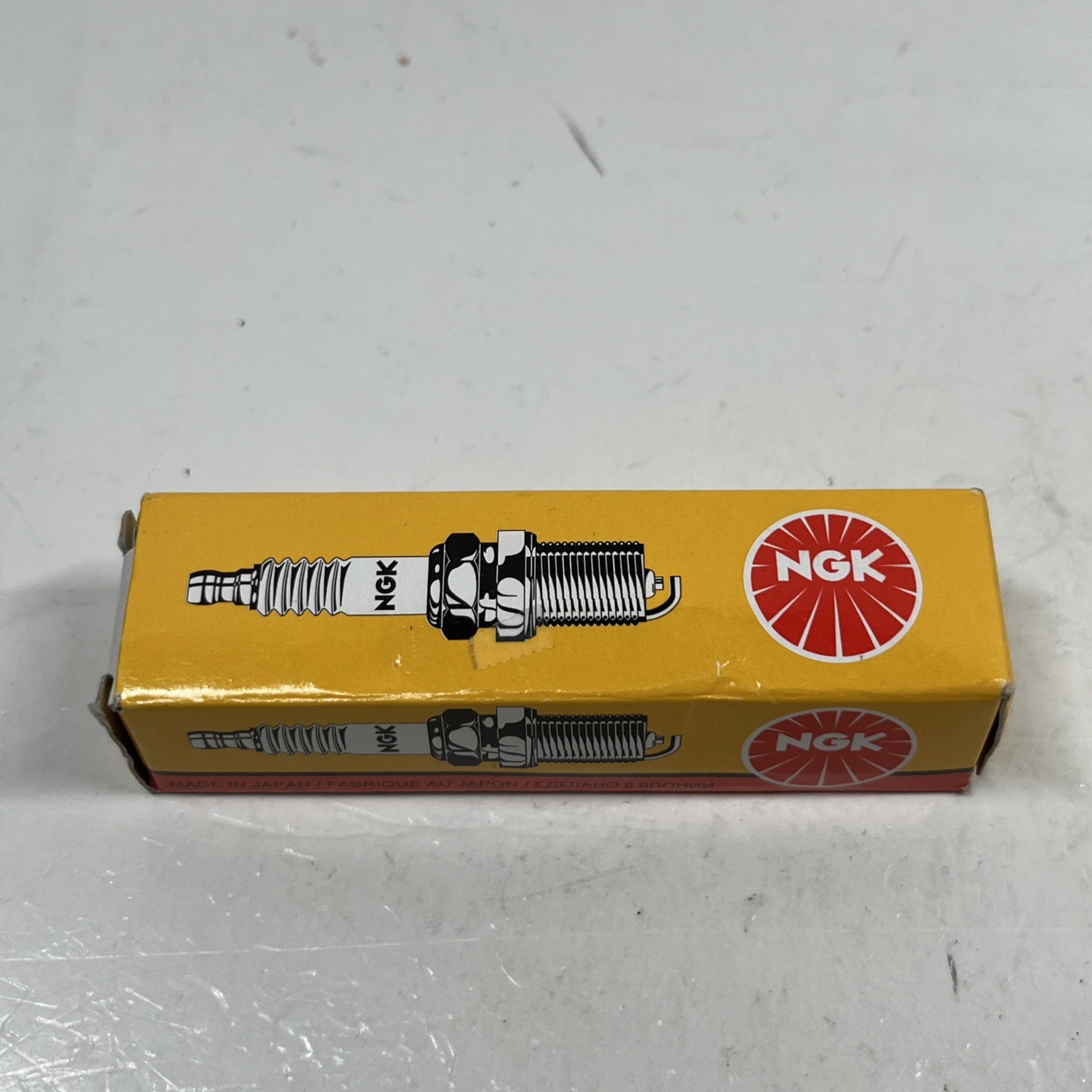 NGK 7784 CR8EB Spark Plug 415129403 92070-0001 8570084 10mm 09482-00570