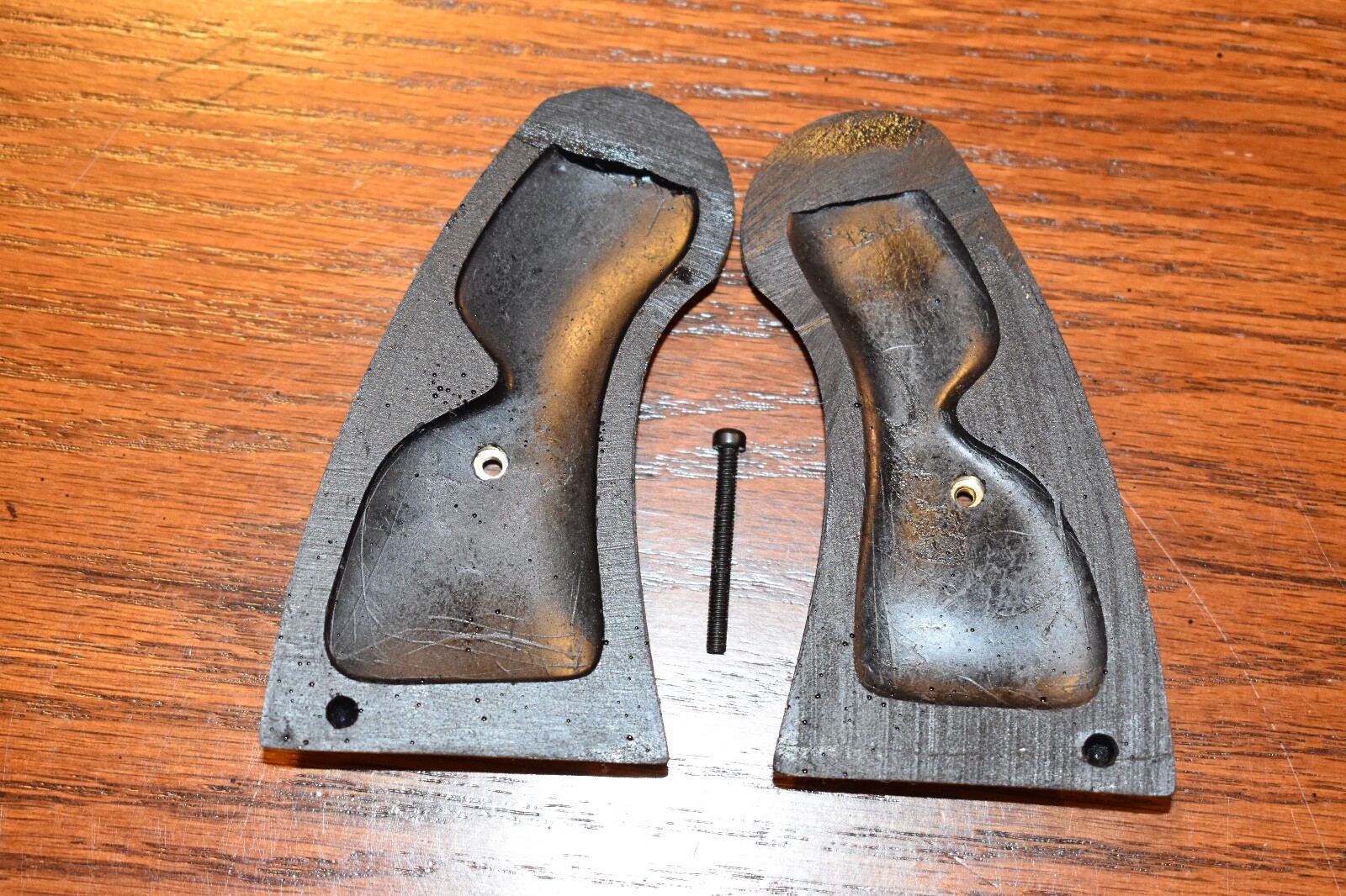 COLT NEW SERVICE GRIP REPRODUCTION