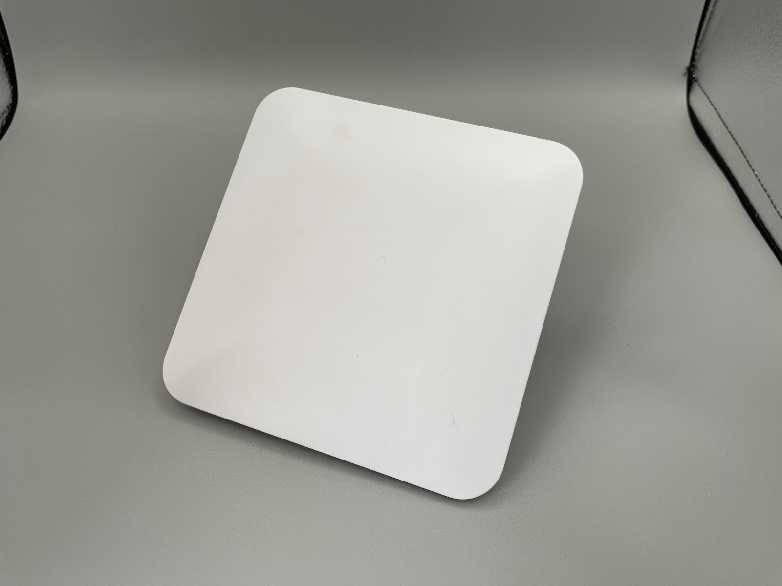 Luxul XAP-310 Standard Power Wireless 300N Low Profile Acess Point