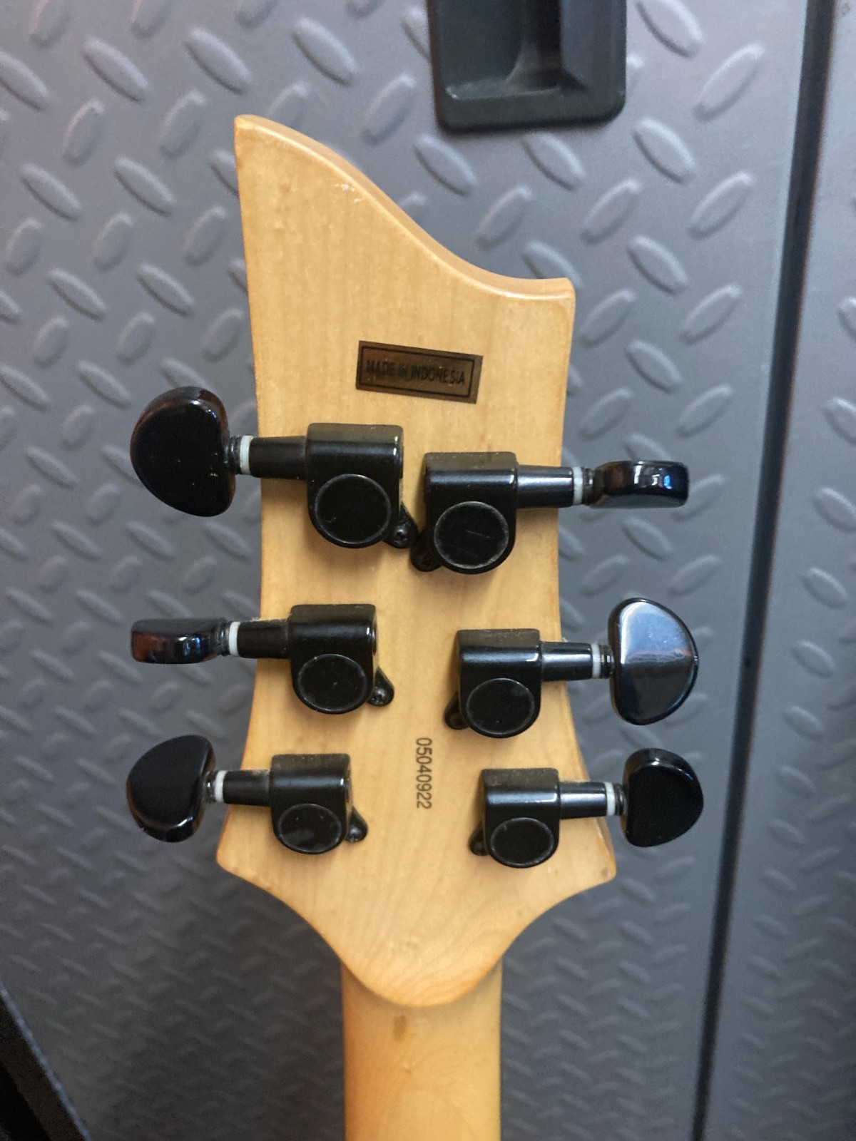 SCHECTER GUITAR RESEARCH OMEN-6