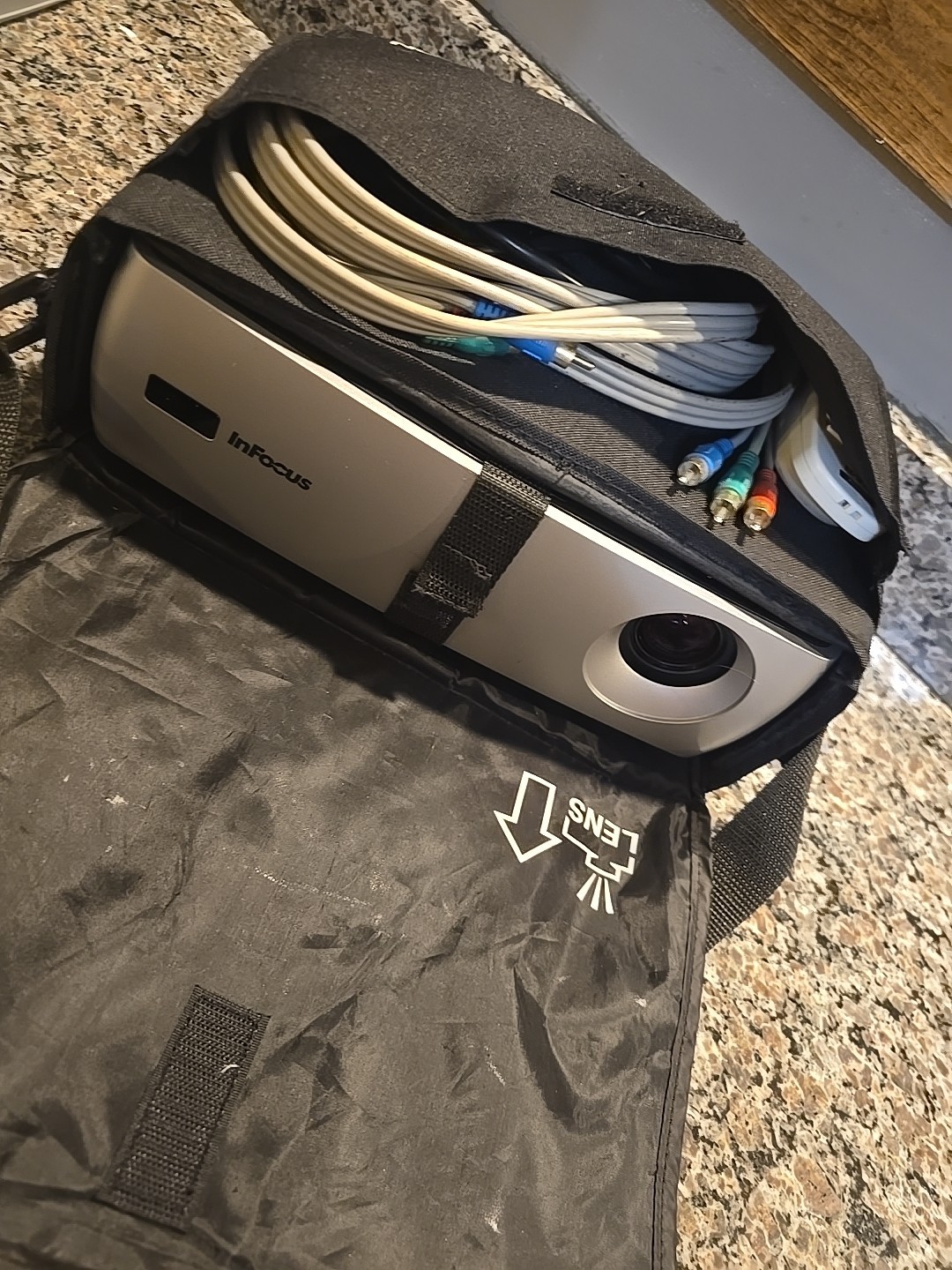 InFocus IN26+ W260 DLP Projector
