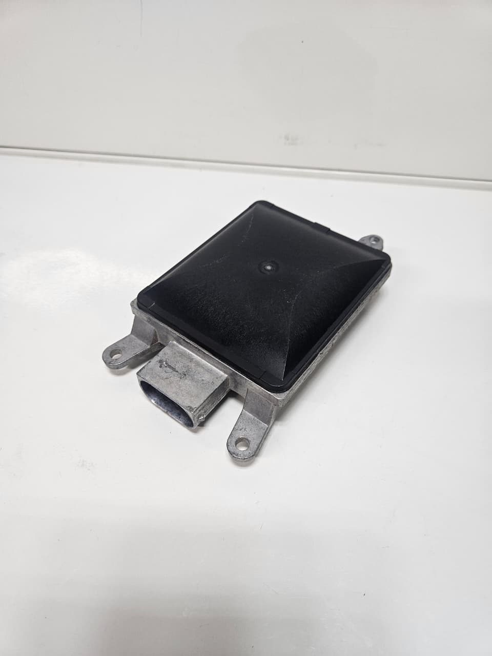 2013-2015 BMW 750Li Blind Spot Lane Change Warning Sensor 6873335