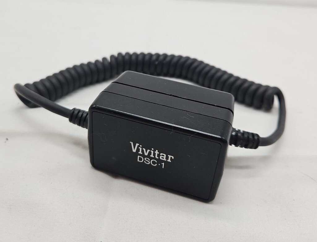 Vivitar DSC-1 Dedicated Sensor Cord Flash Unit Off Camera Connector Extension.