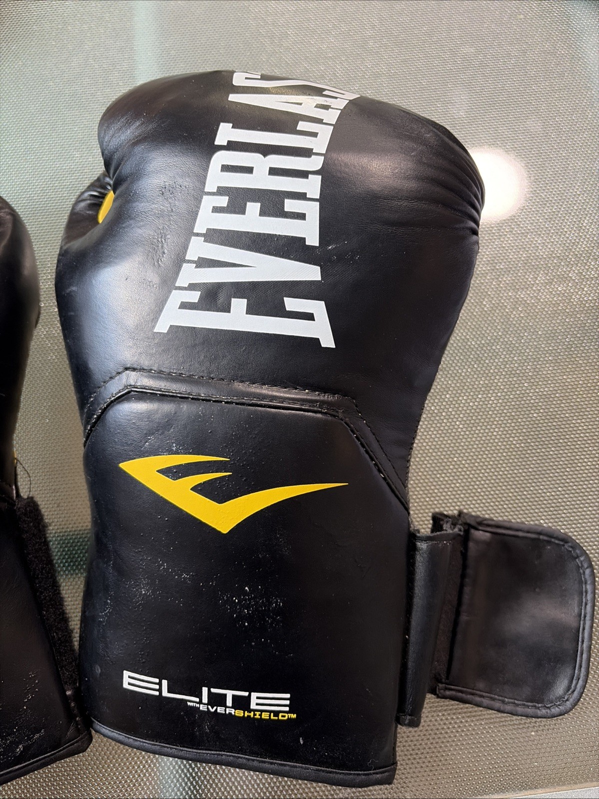 Set Of 2 Everlast Evershield Everstrike Training Gloves Black 16 oz - AG556
