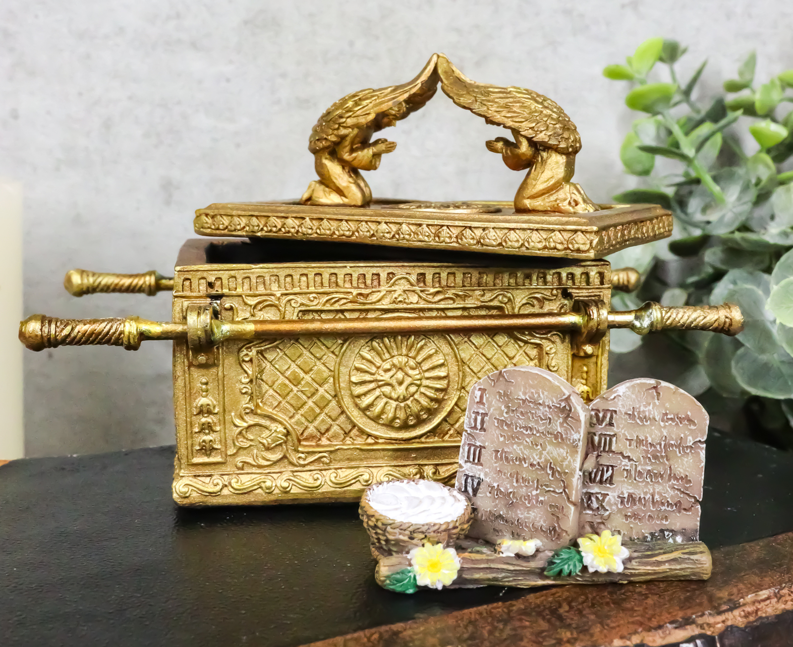 Matte Gold Ark Of The Covenant Model With Contents Figurine Decorative Box 1:10