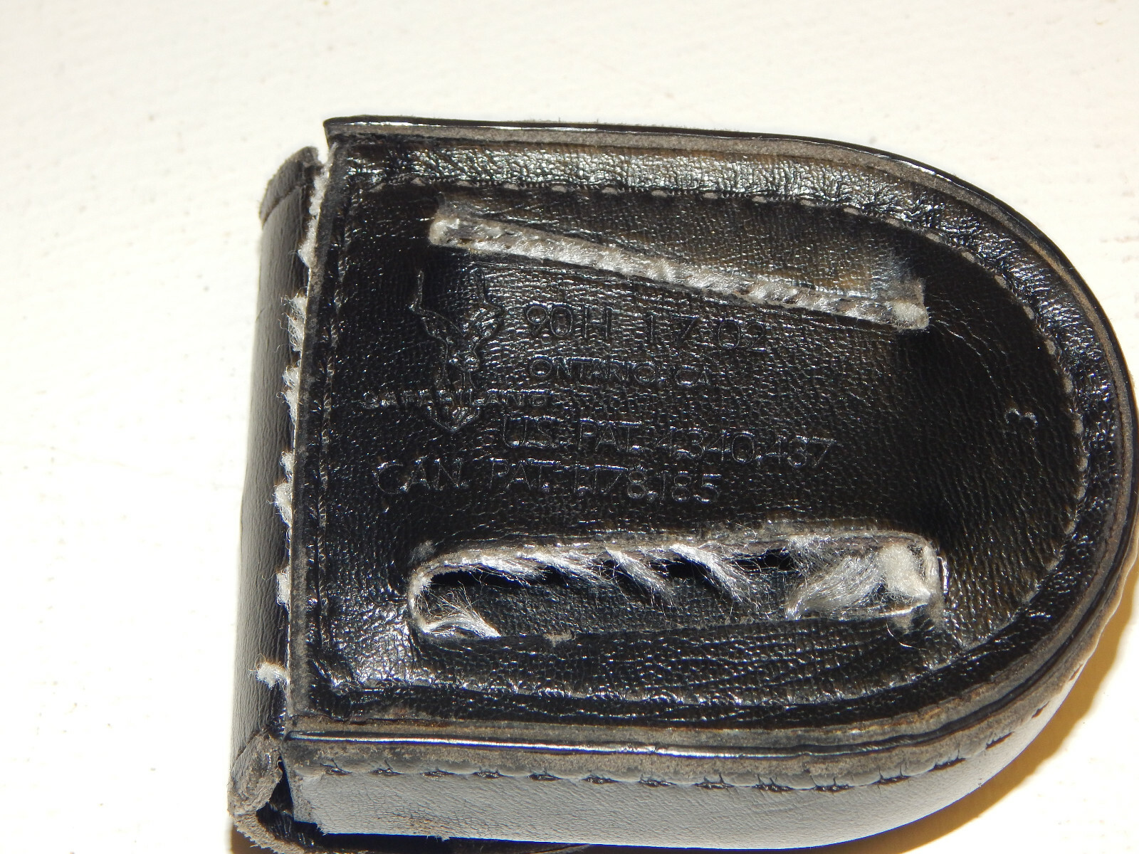 Safariland 90H Leather Cuff Case w/ Hidden Snap