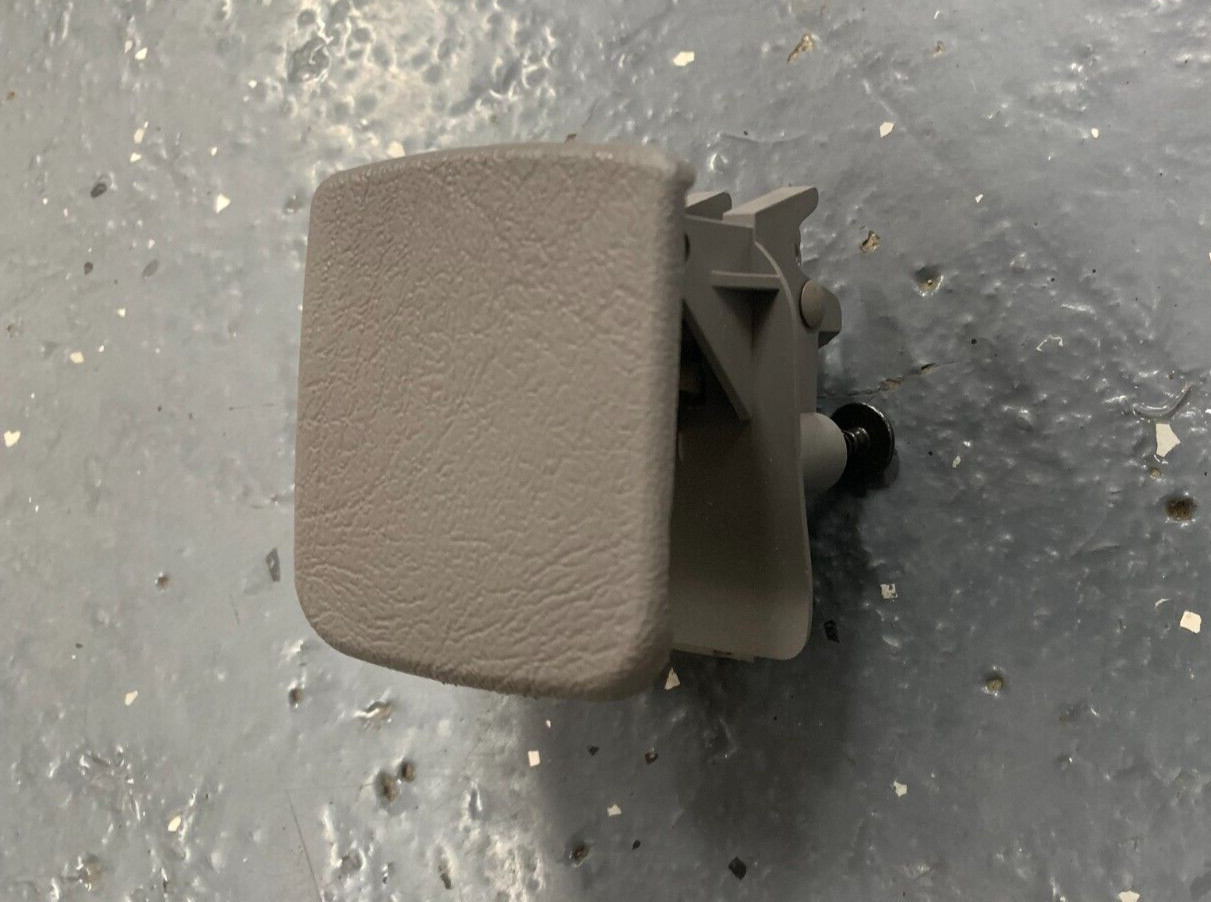 1997-2005 CHEVY VENTURE VAN OEM GLOVE BOX DOOR LATCH HANDLE GRAY montana