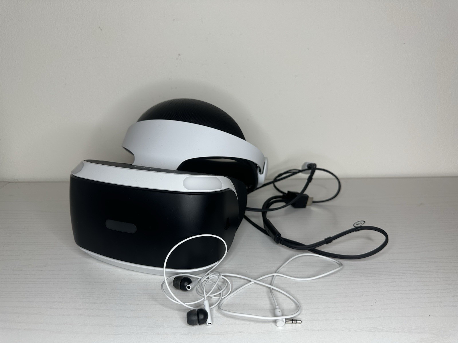 Sony PlayStation PS VR2 Headset Only VR - White UNTESTED Needs Cables