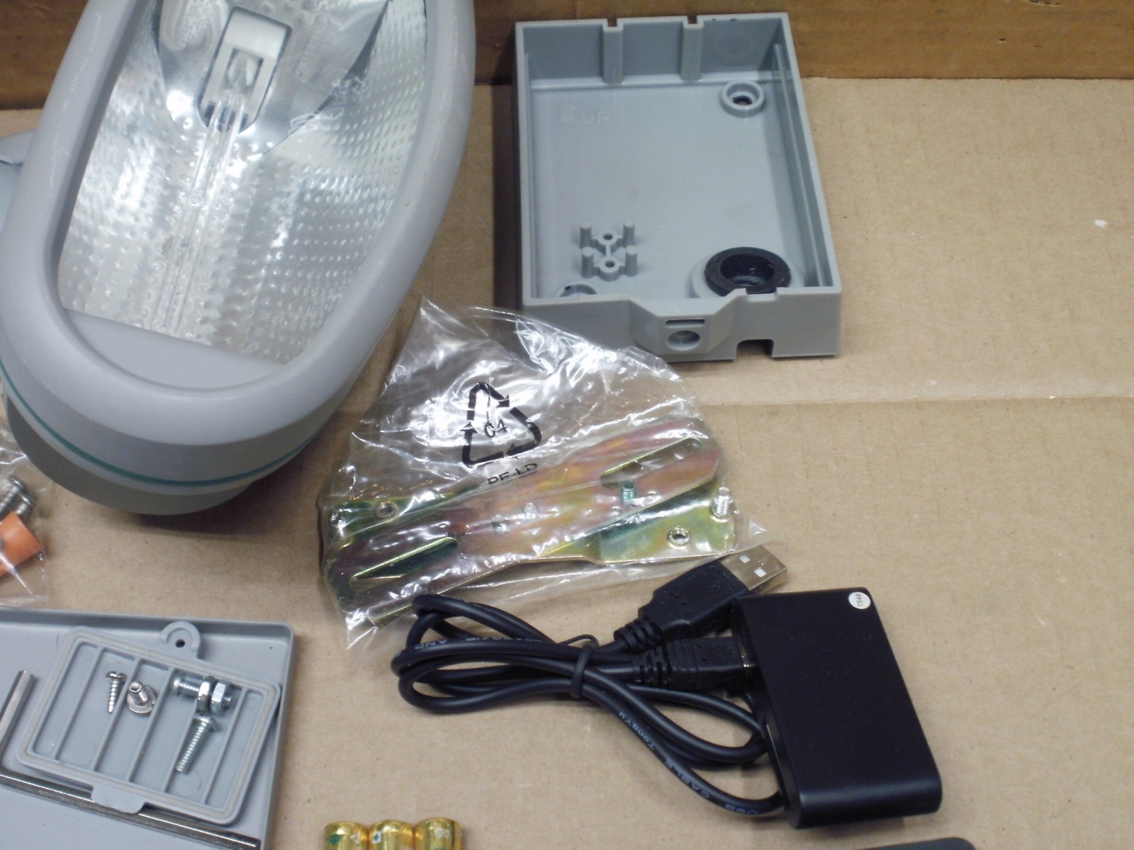Gemini Consumer Tech. Smartguard Motion Activated Light / Video Recorder