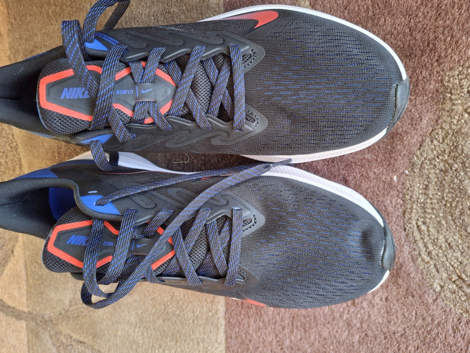 Nike Zoom Winflo 9.5 Men's sneakers - Black Chile Red Racer Blue. New w/o box