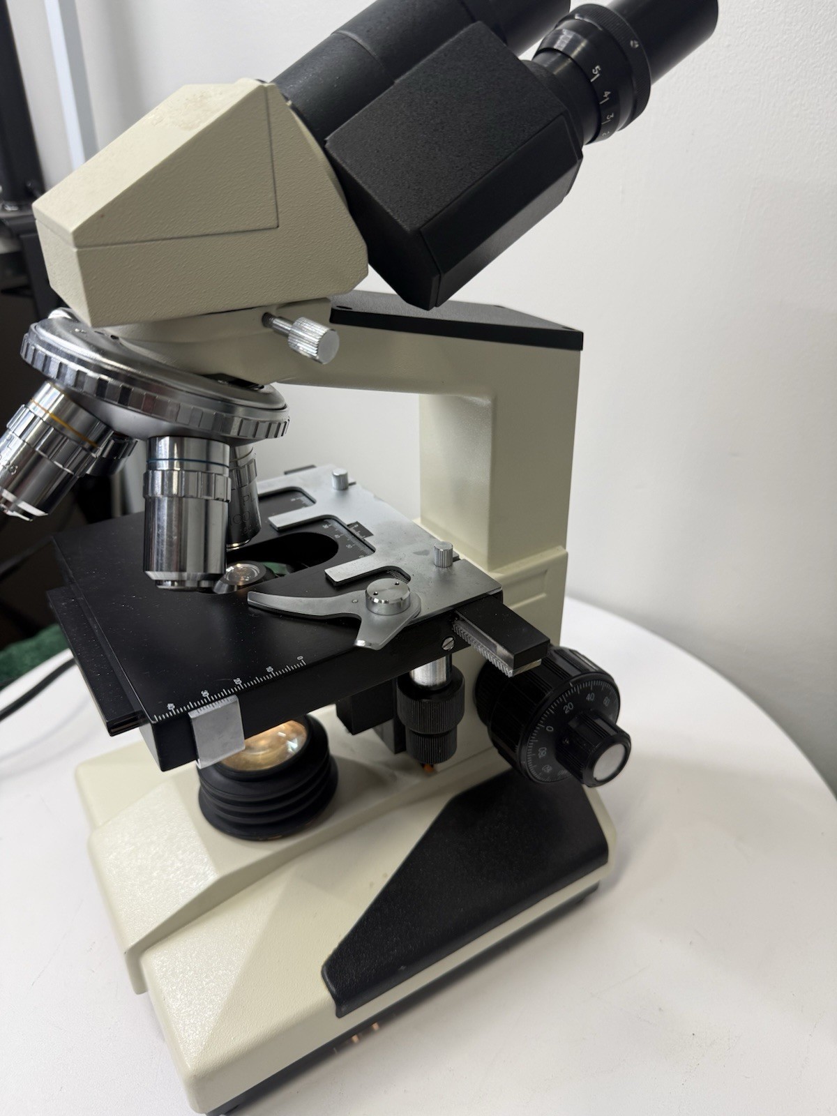 Eagle CMP240 Microscope - Compound Biological