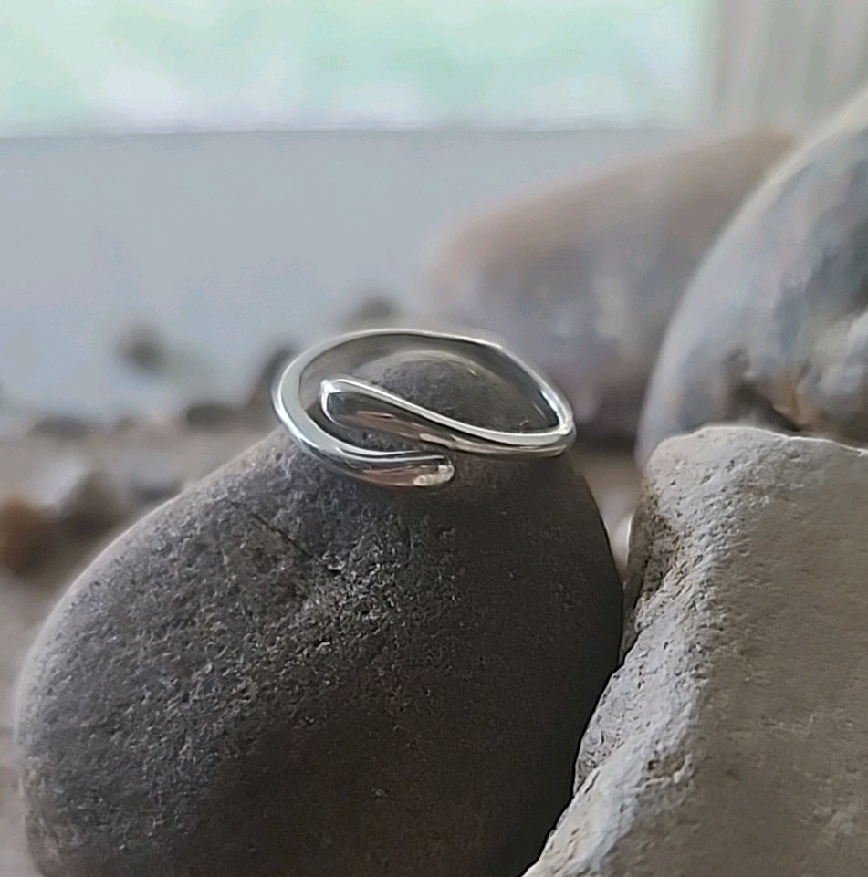 Sterling Silver 925 Toe Ring 3D Drop Design. Marked S 925. Sz 3.5 Christmas Gift