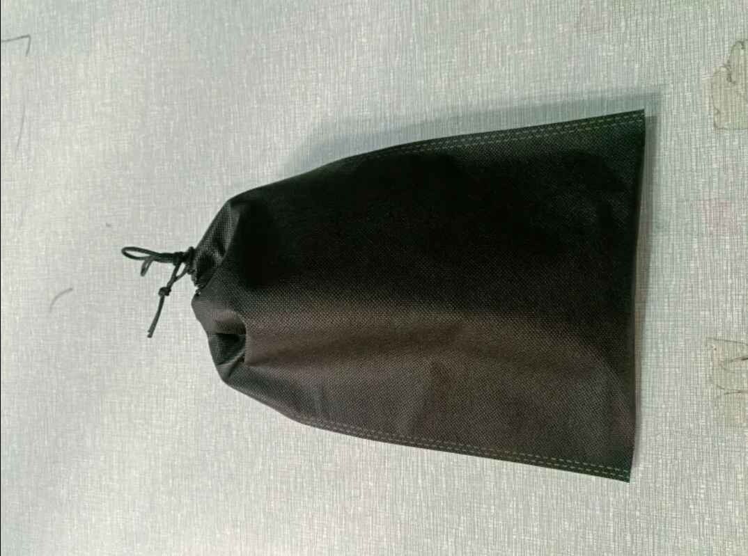 BRAND NEW ICE SCRAPER WITH PREMIUM STORAGE POUCH