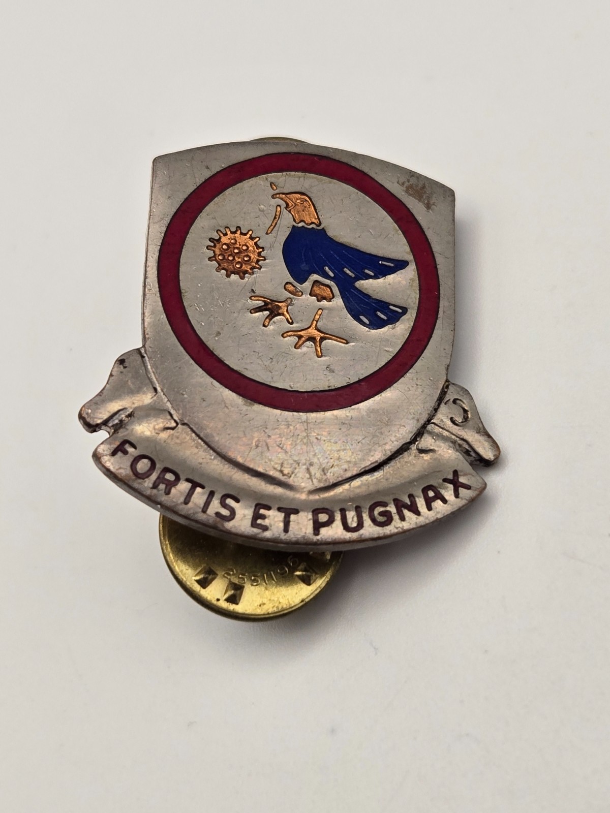 Vintage Army DUI Pin - "Fortis Et Pugnax" 758th Field Artillery Battalion