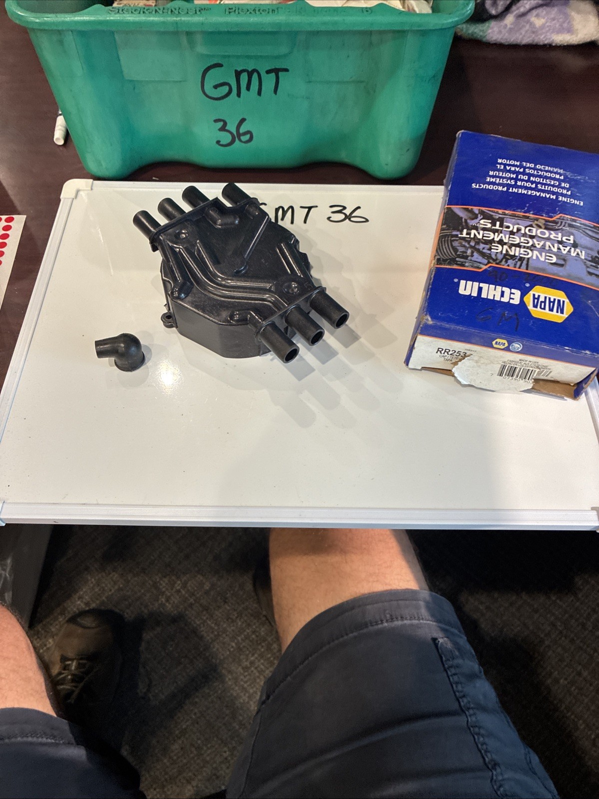 (1) Genuine Napa Distributor Cap RR253 NOS Oem Sold Individually