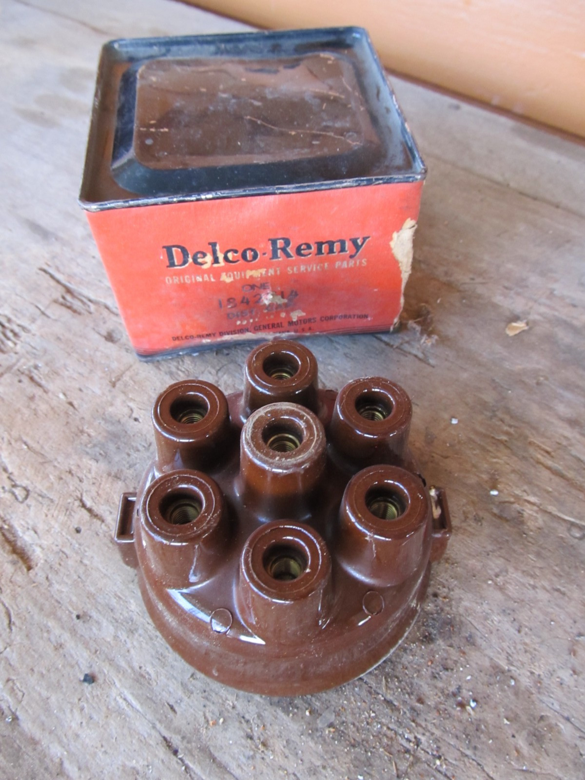 NOS 1949- GMC Truck Delco Remy Distributor Cap D-319 1842714 6 cylinder