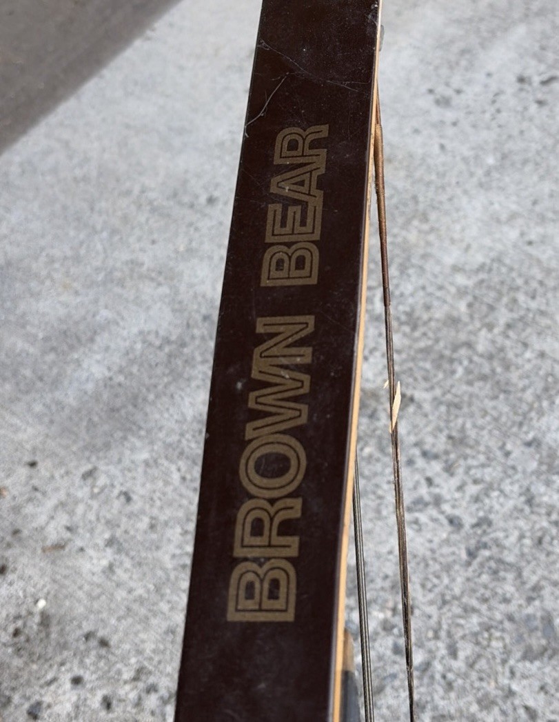VTG Bear “BROWN BEAR” AMO Compound Bow/String Length 37”/Bow 44”/ 45-70 lb. Pull