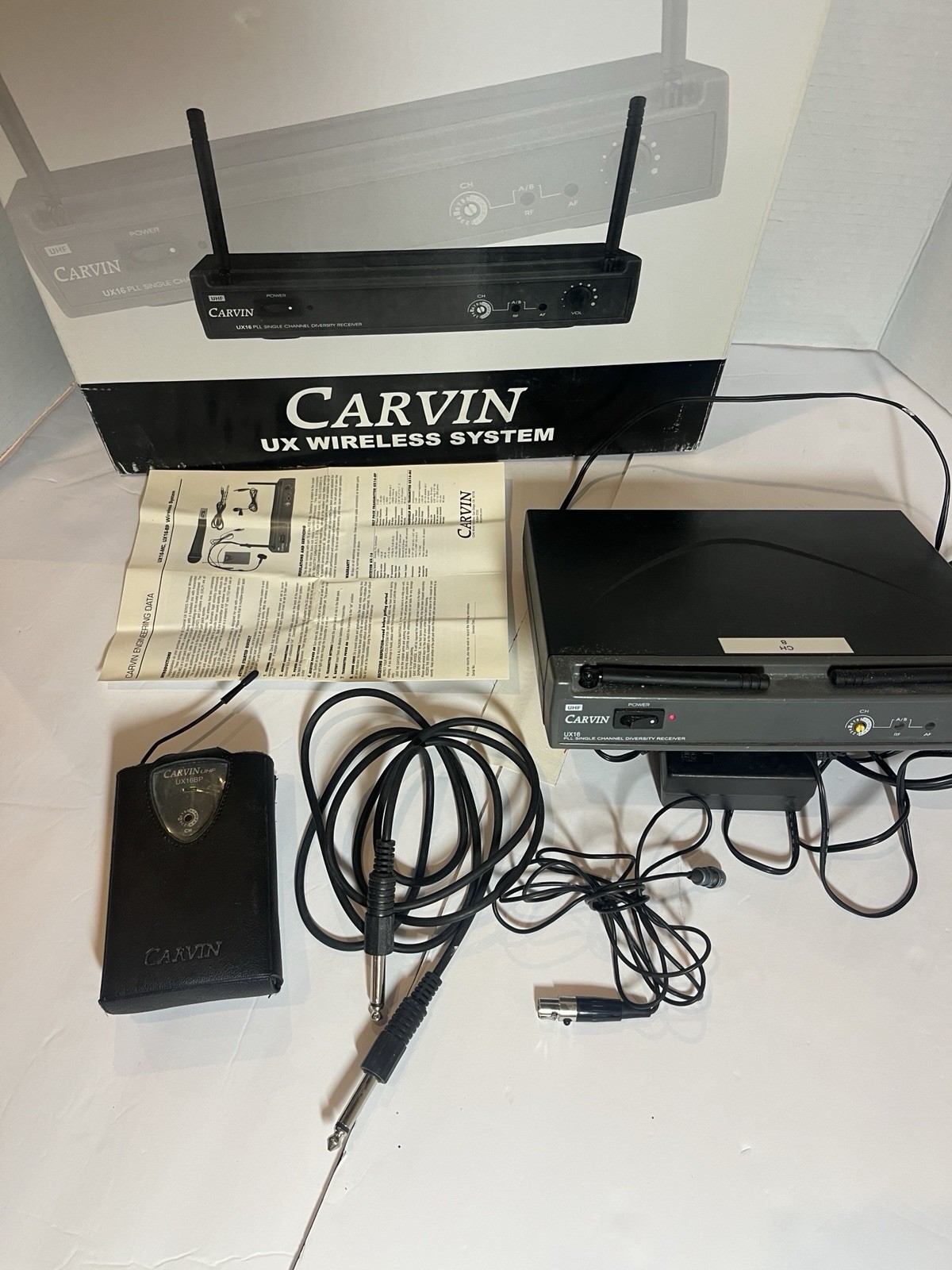 Carvin UX16-BP UX wireless System Wireless Receiver And Transmitter, Working