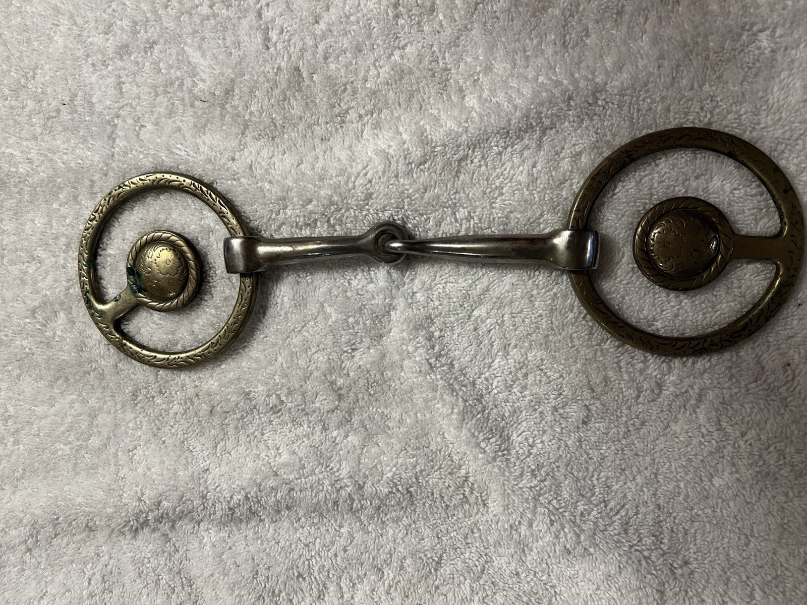 5” WESTERN SHOW BIT SNAFFLE W/MOUNTED CONCHOS