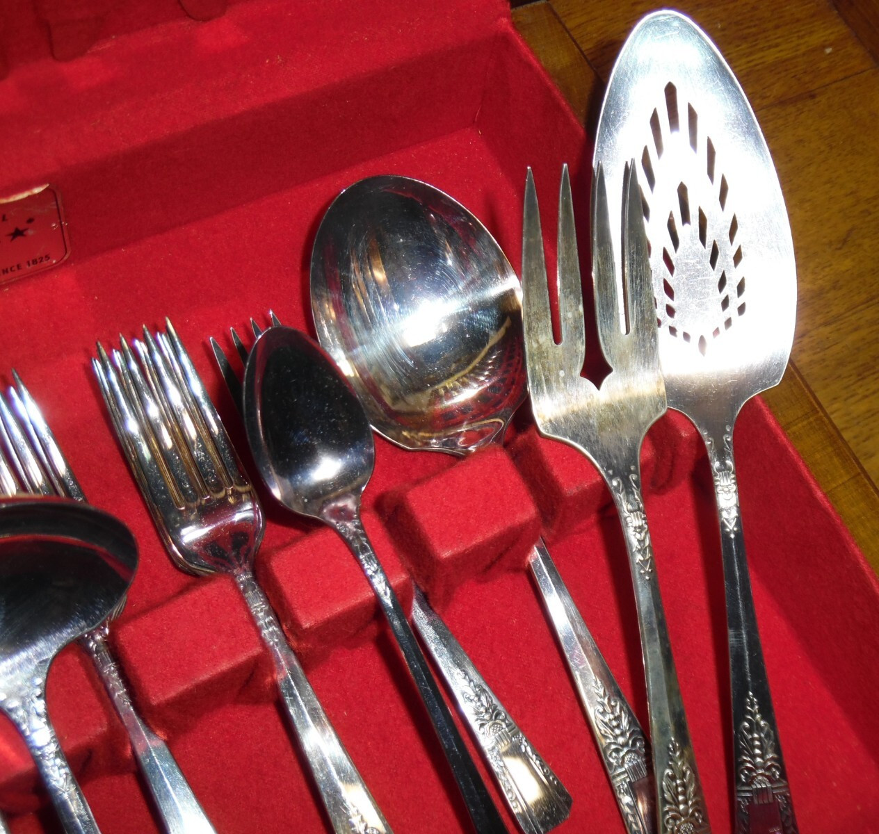 52 Pc Oneida Flatware Set - Debonair 1938