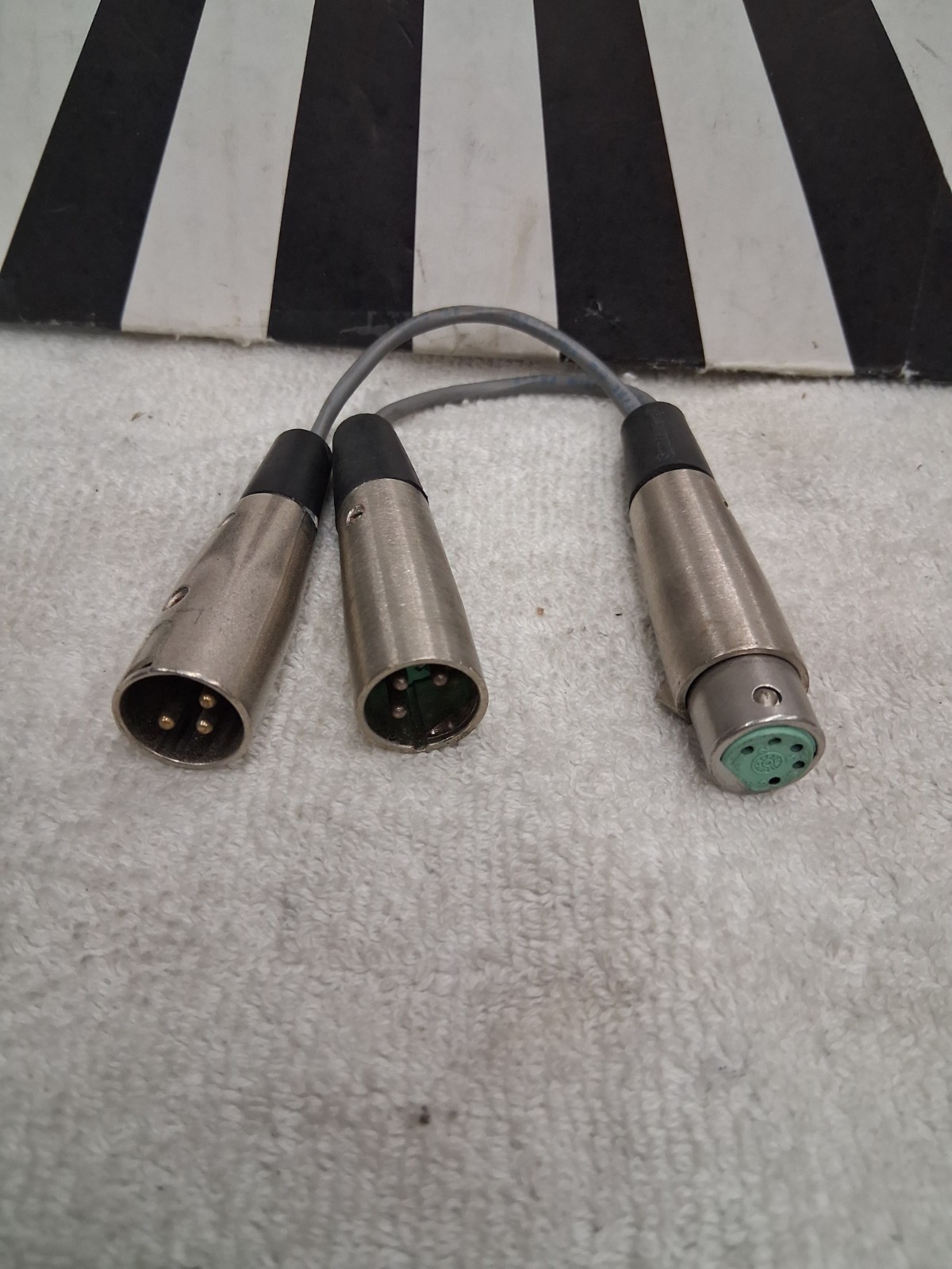 Y- XLR 3-Pin Female audio cable