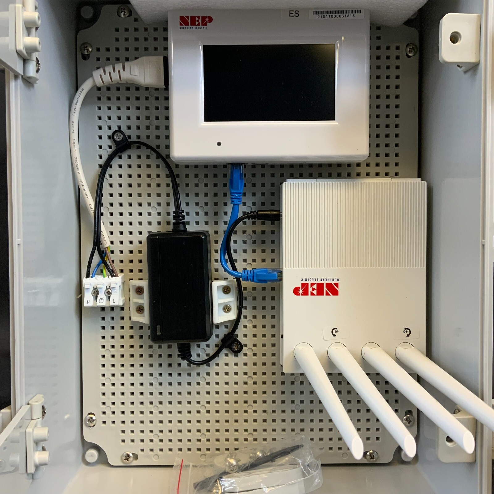 NORTHERN ELECTRIC GATEWAY BDG-256(P3) W/ NEMA ENCLOSURE + WIFI ROUTER ($370 OBO)