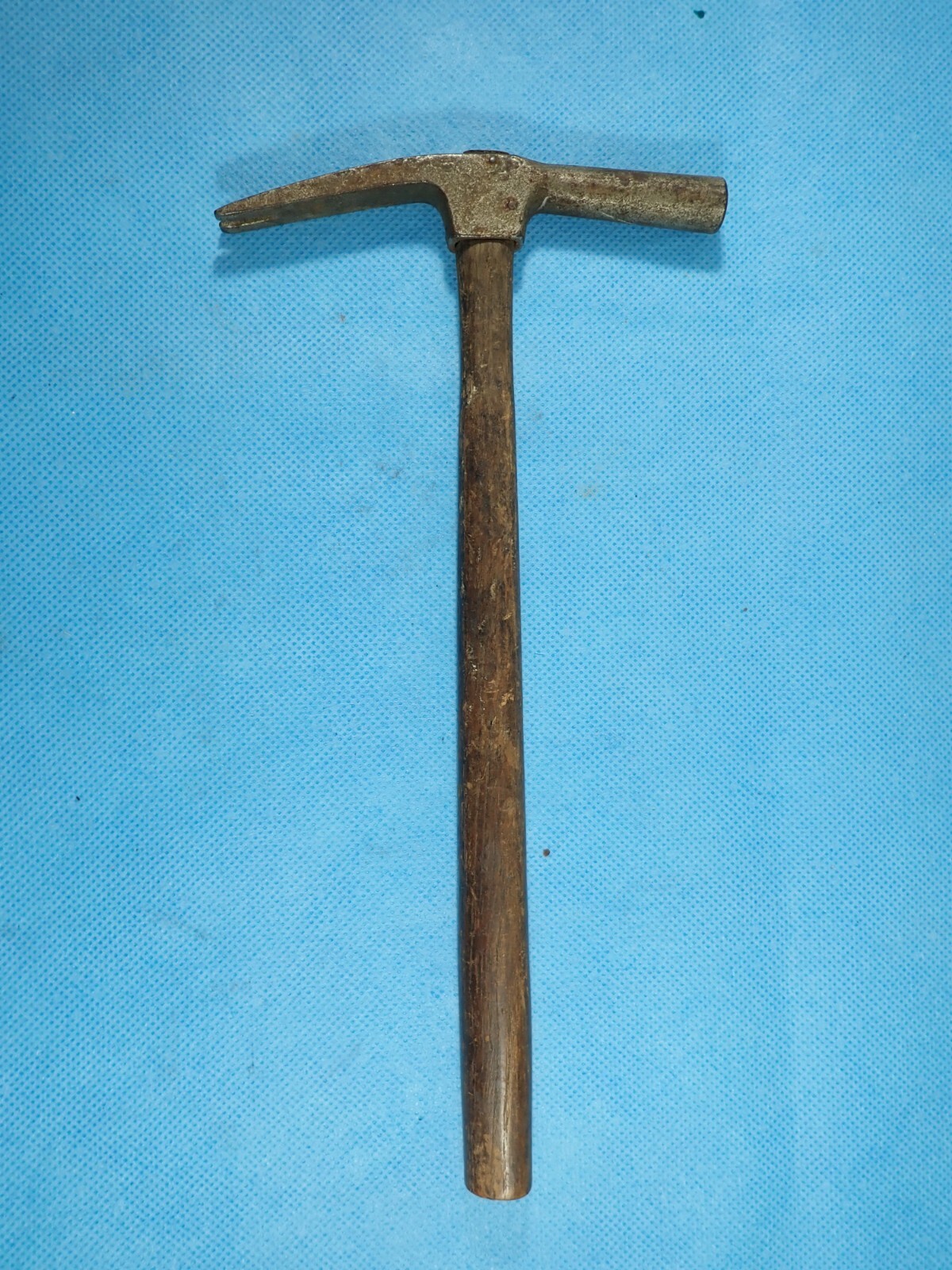 vintage tack hammer 5 oz. with claw