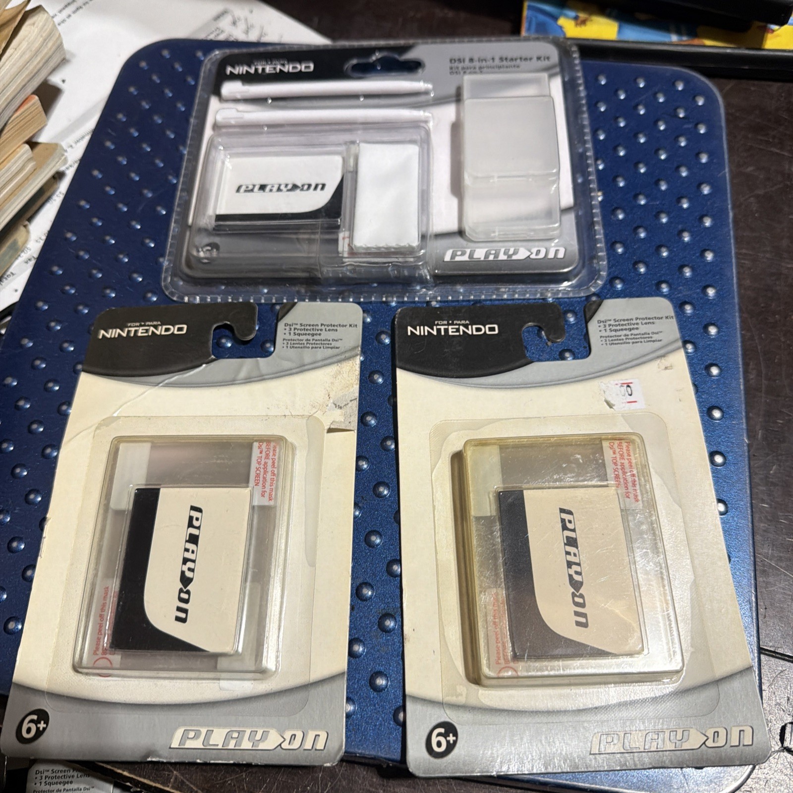 NEW Sealed Nintendo Black Play On DSi 8-in-1 Starter Kit & 2 Screen Protectors
