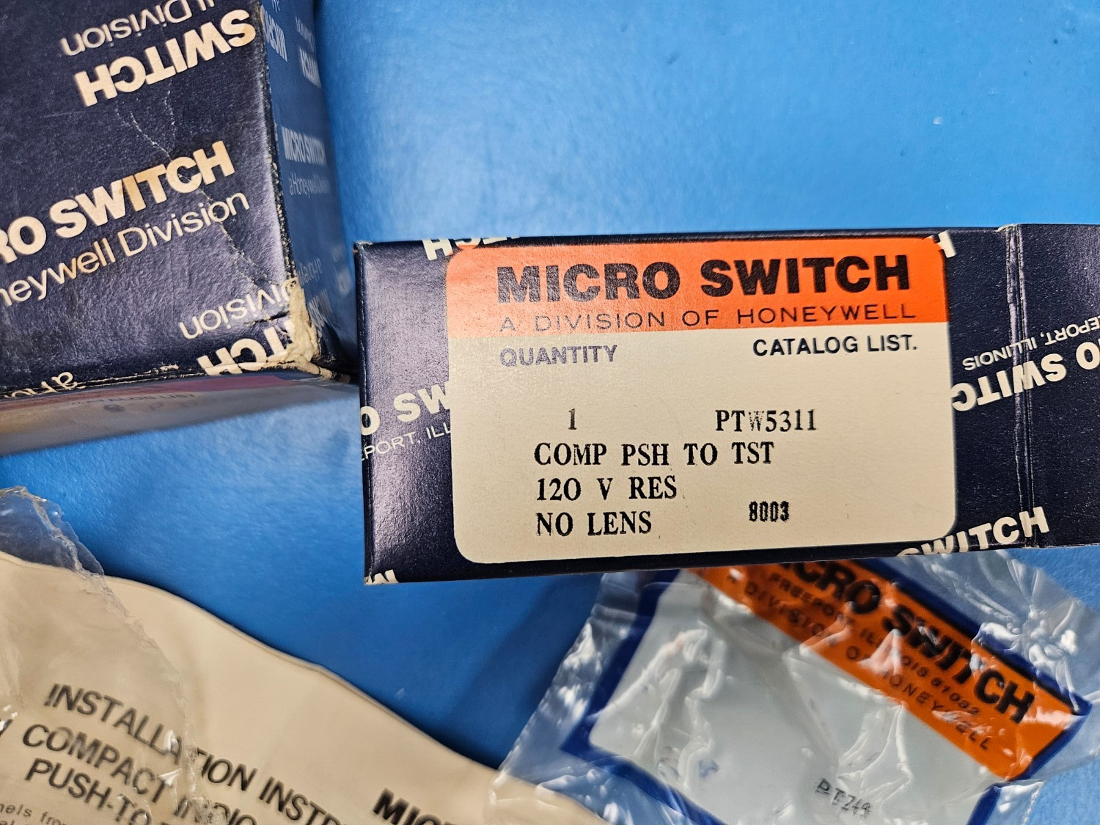 PTW5313 Microswitch Pilot Light 120V Red Indicator PTW5311