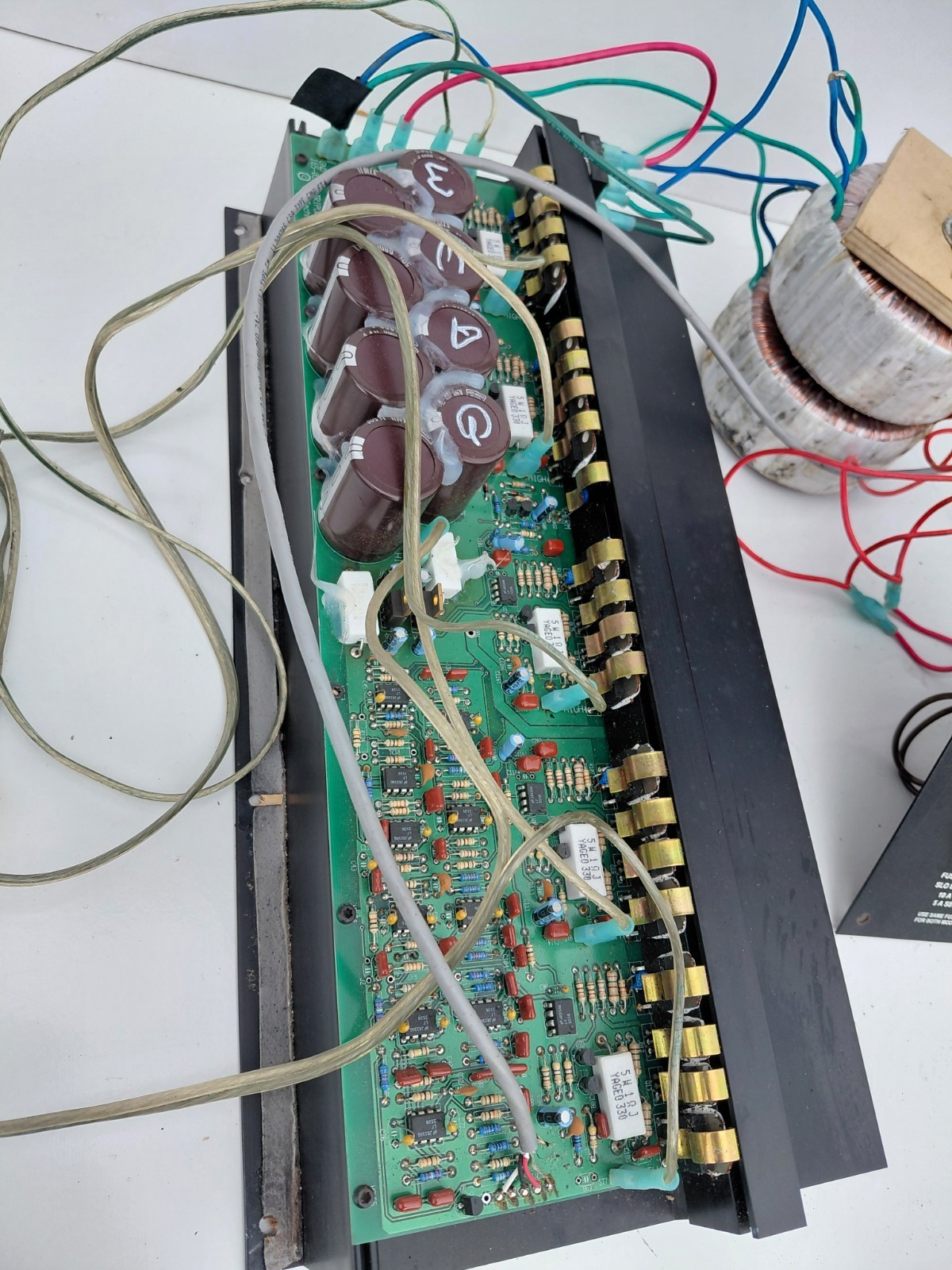 Isp D Cat 600 watts RMS active 3-way floor Module Amplifier