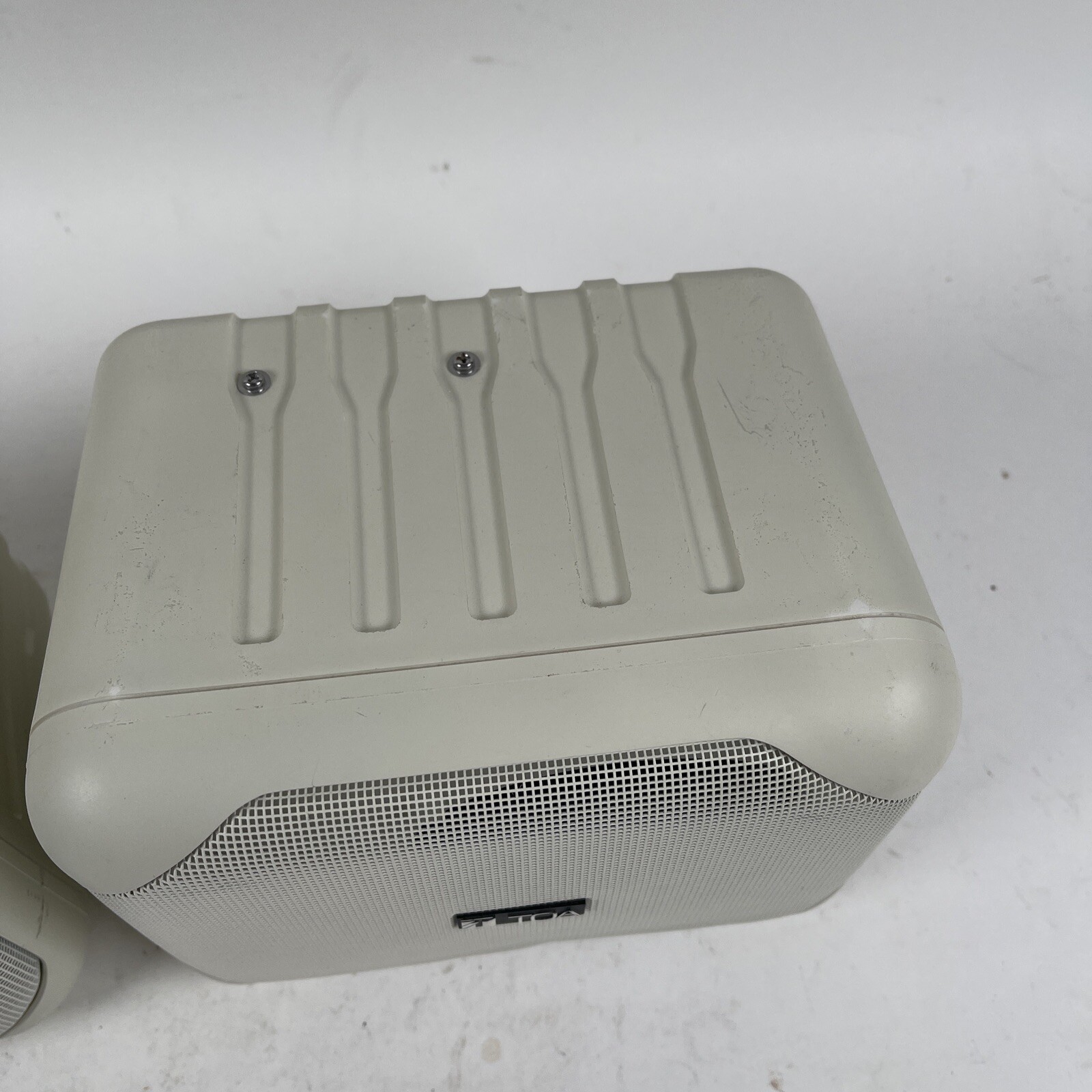 2 TOA Electronics Speaker System F-5 White