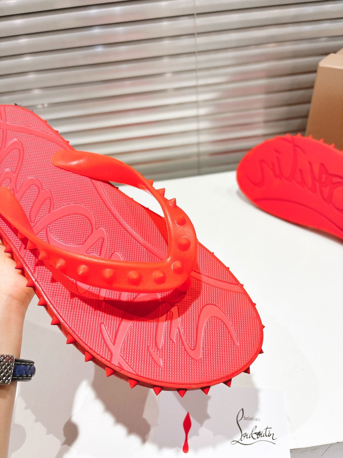 𝑪𝒉𝒓𝒊𝒔𝒕𝒊𝒂𝒏 𝑳𝒐𝒖𝒃𝒐𝒖𝒕𝒊𝒏 RED studded flip-flops Size 41