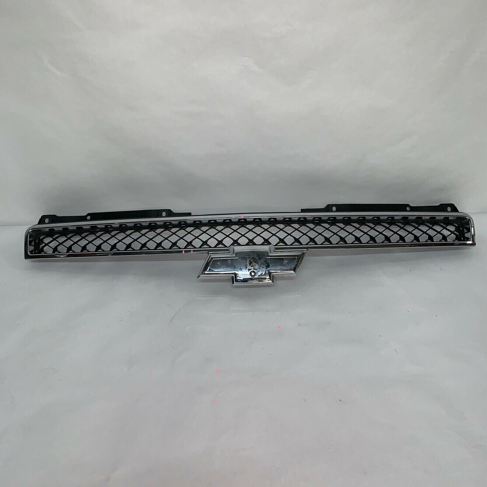 CHEVY AVALANCHE SUBURBUN UPPER GRILLE 2007 08 09 10 11 12 13 2014 OEM 15835085