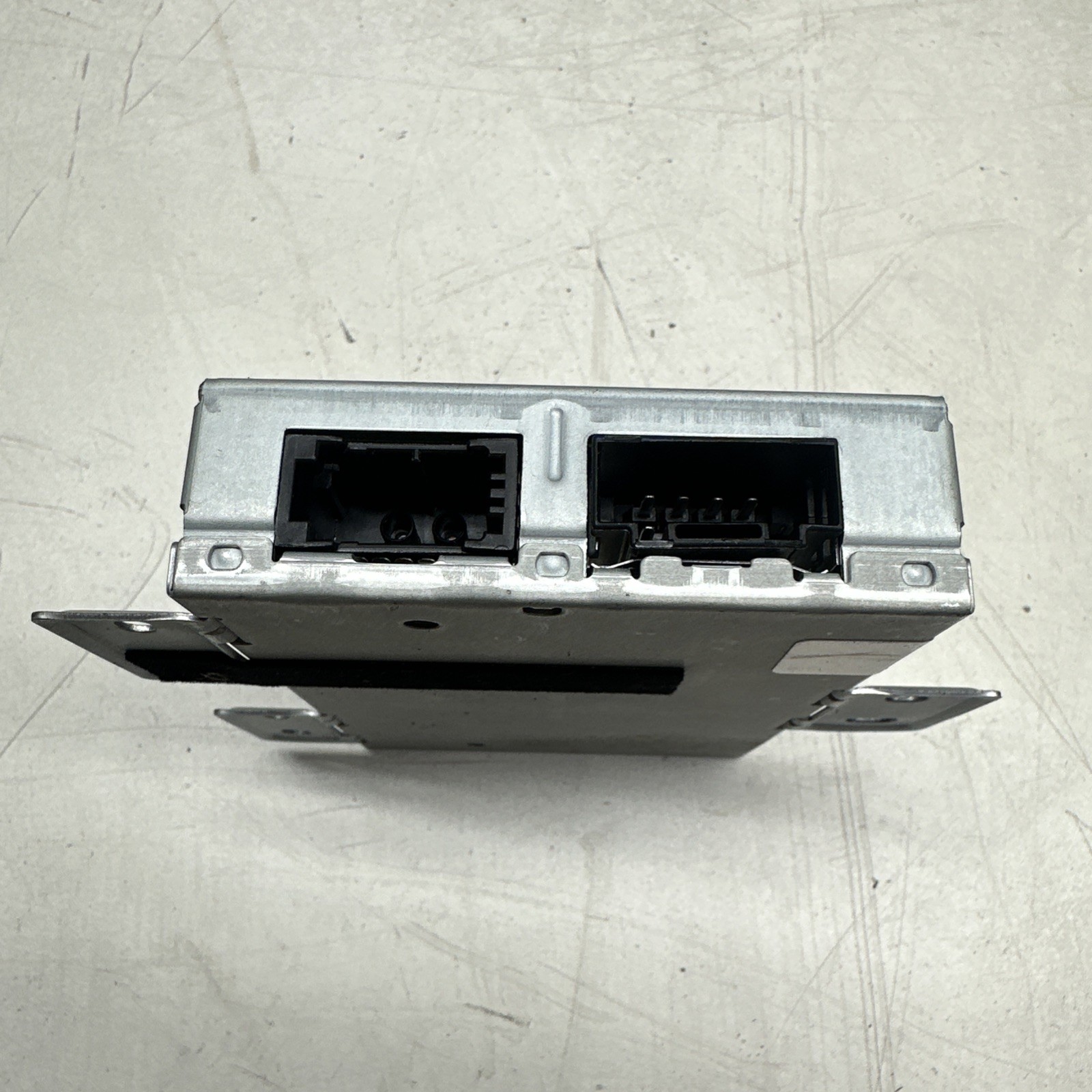 2006-2011 Mercedes Benz ML350 Communication Interface Module A2049005704 OEM .