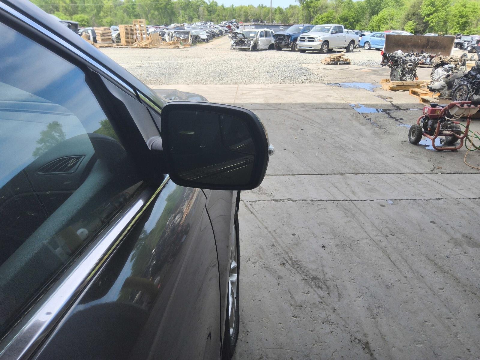 Used Battery Tray fits: 2015 Ford Edge Grade A