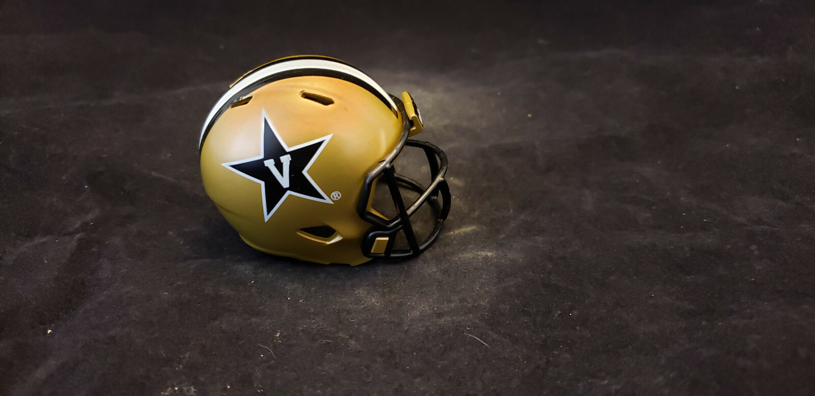 VANDERBILT COMMODORES GOLD SPEED POCKET PRO FOOTBALL HELMET RIDDELL