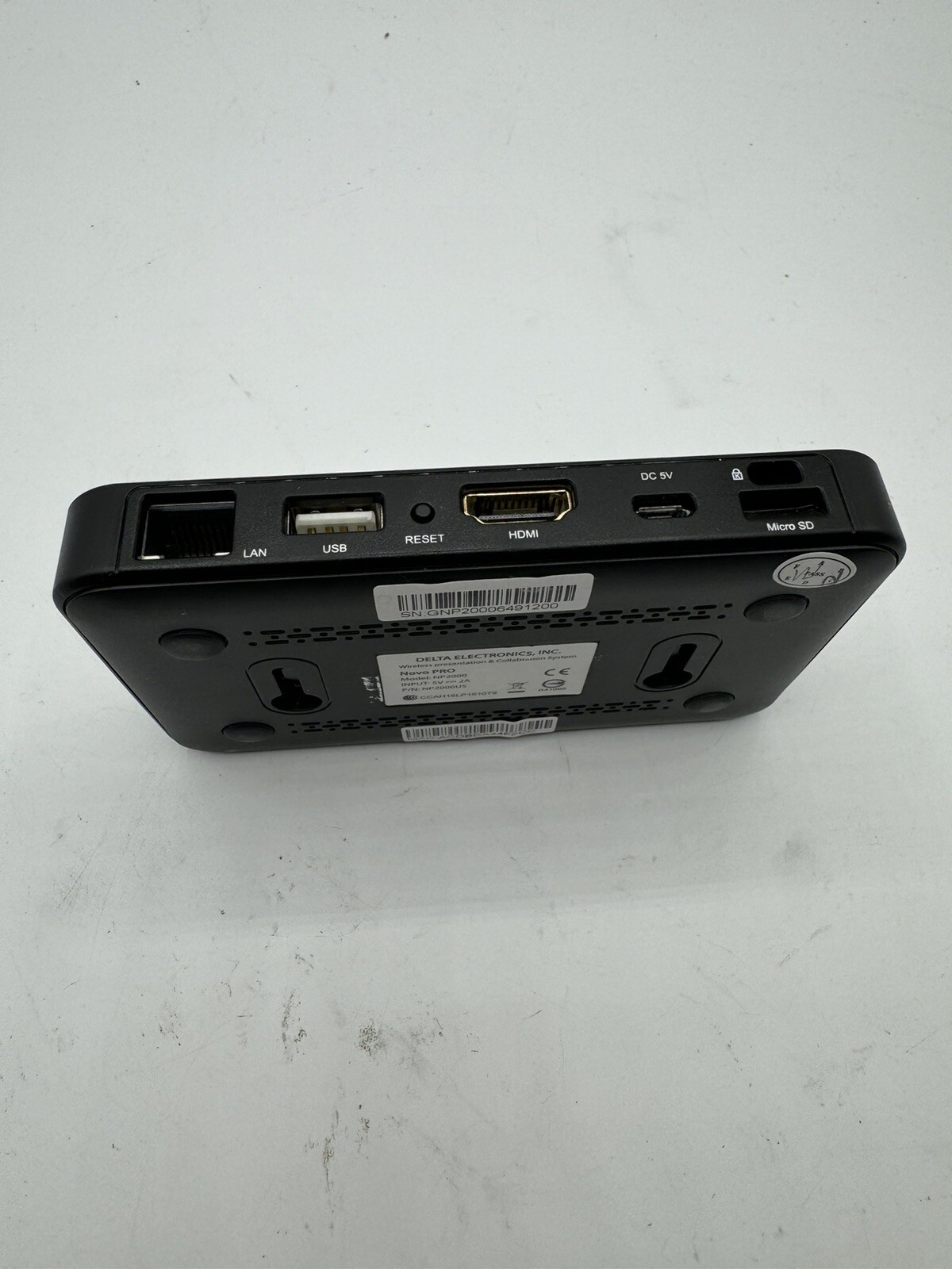 Vivitek Novo Pro Wireless Presentation Collaboration Solution