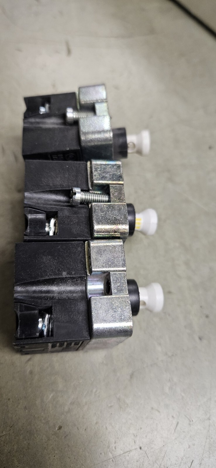 GCX1233-24L Automation Direct NO Indicating Light Missing box(lotof3)