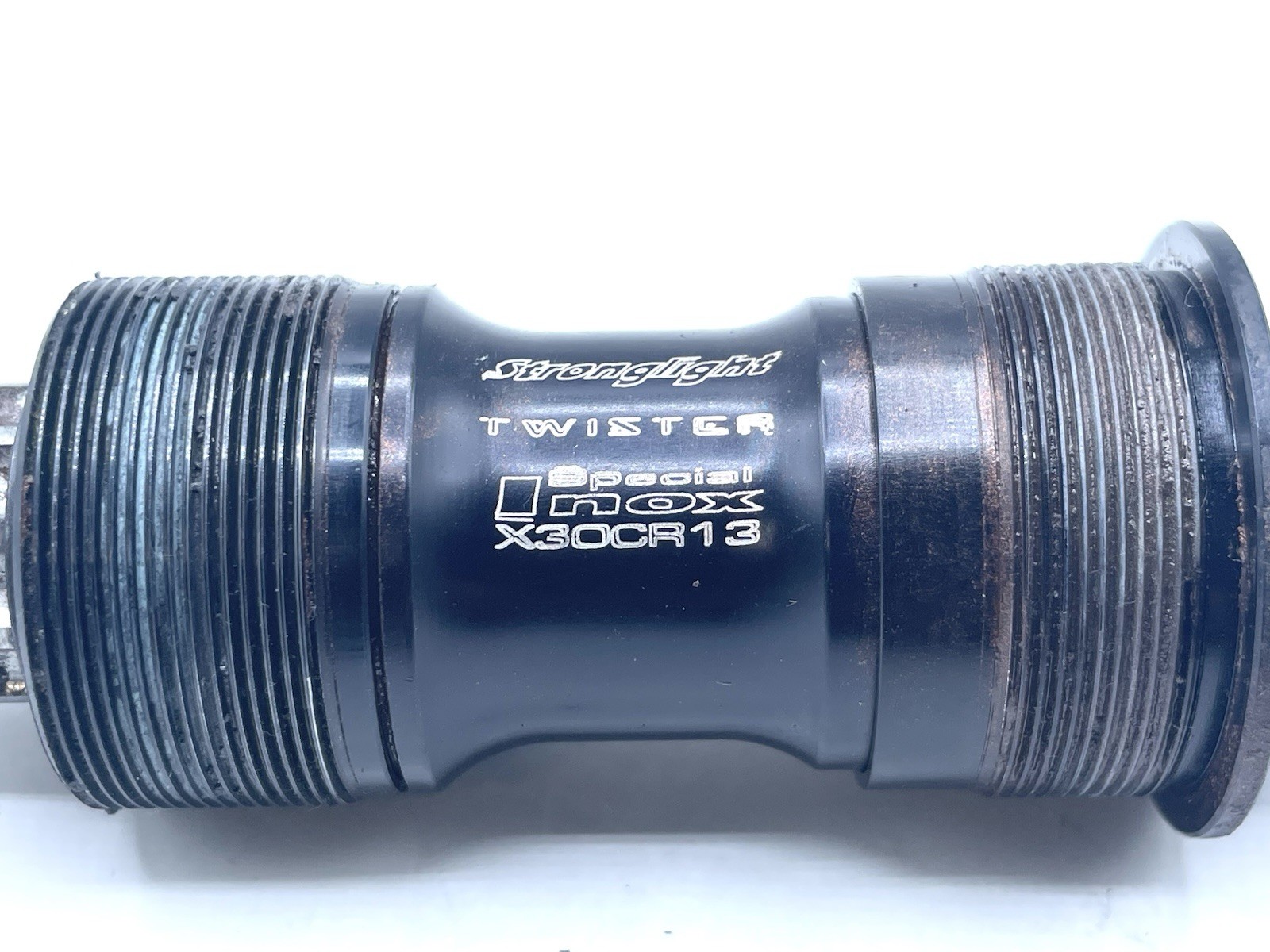 Stronglight Twister Bottom Bracket English Threaded ISIS Drive