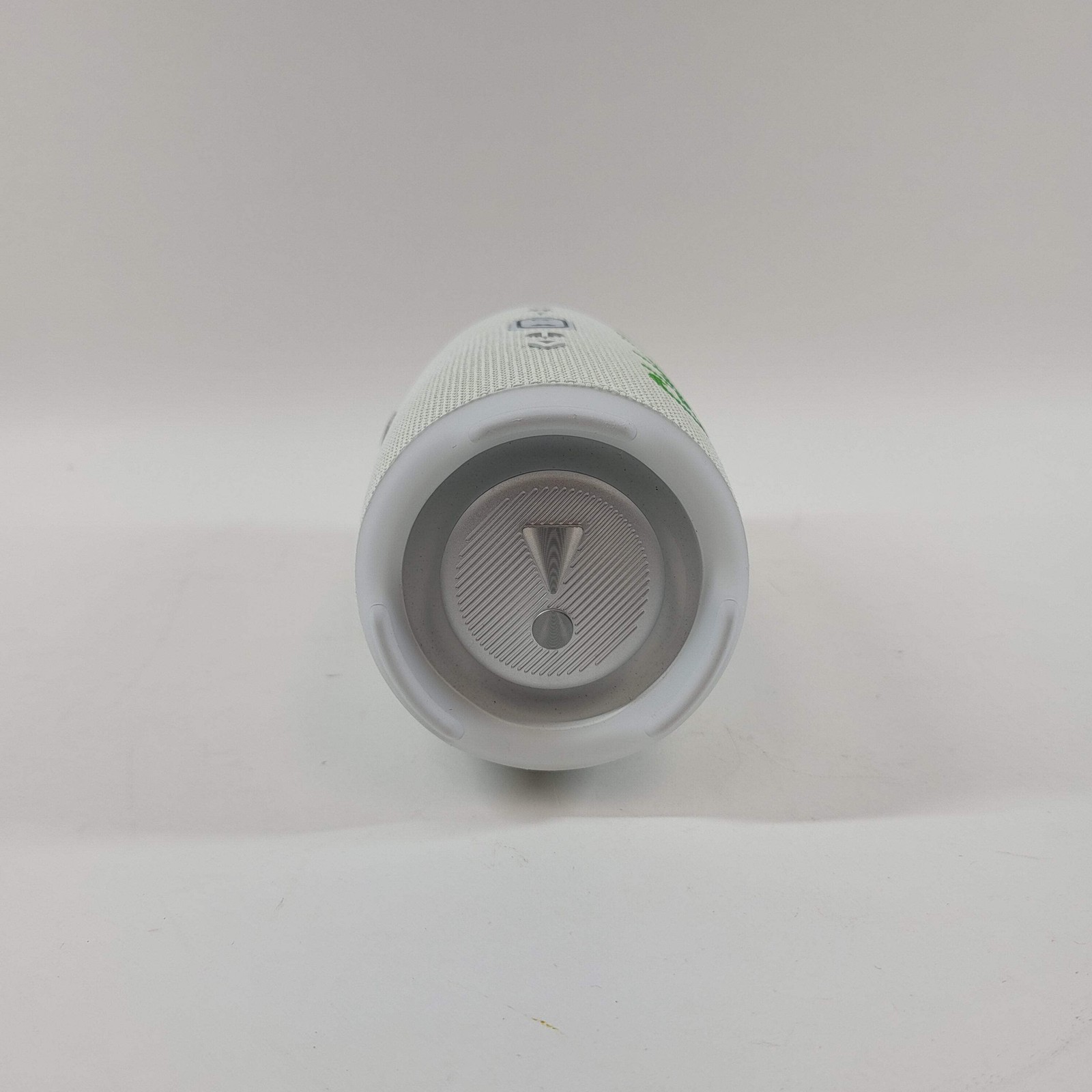 JBL Charge 5 Portable Waterproof Bluetooth Speaker White JBLCHARTGE5WTAMCSTM