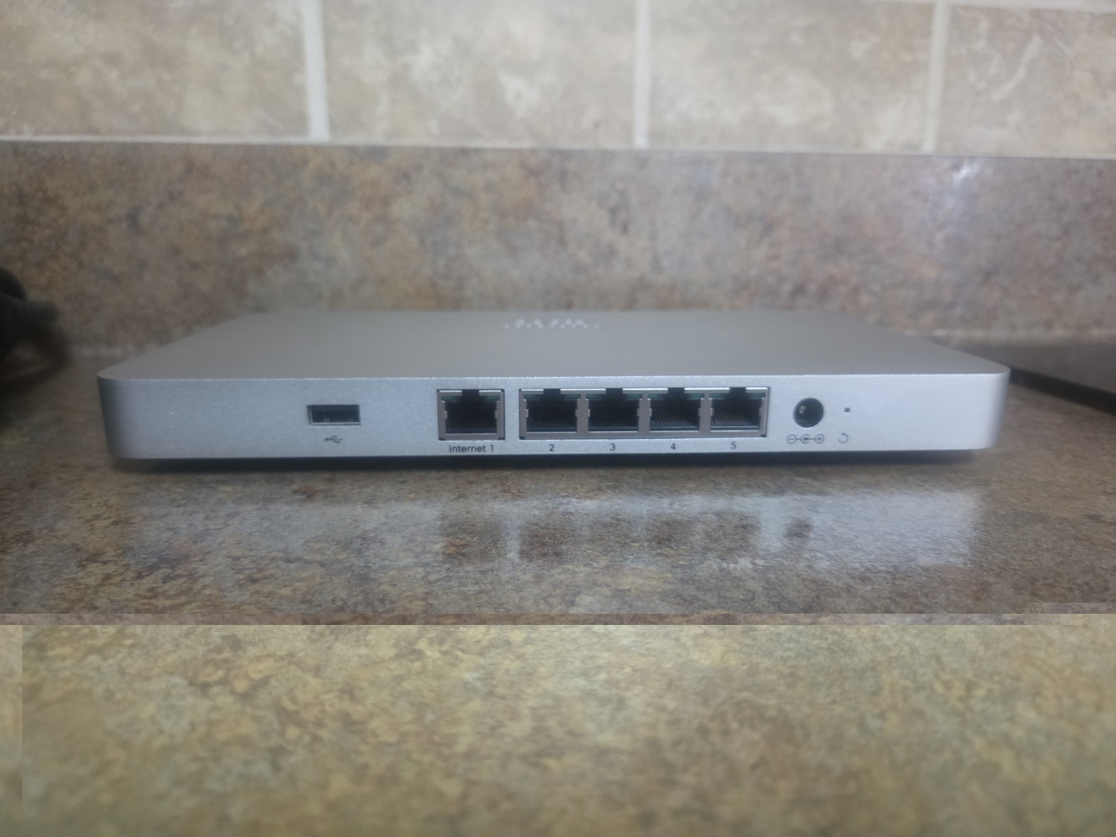 Cisco Meraki MX67 Cloud-Nanaged Security Appliance