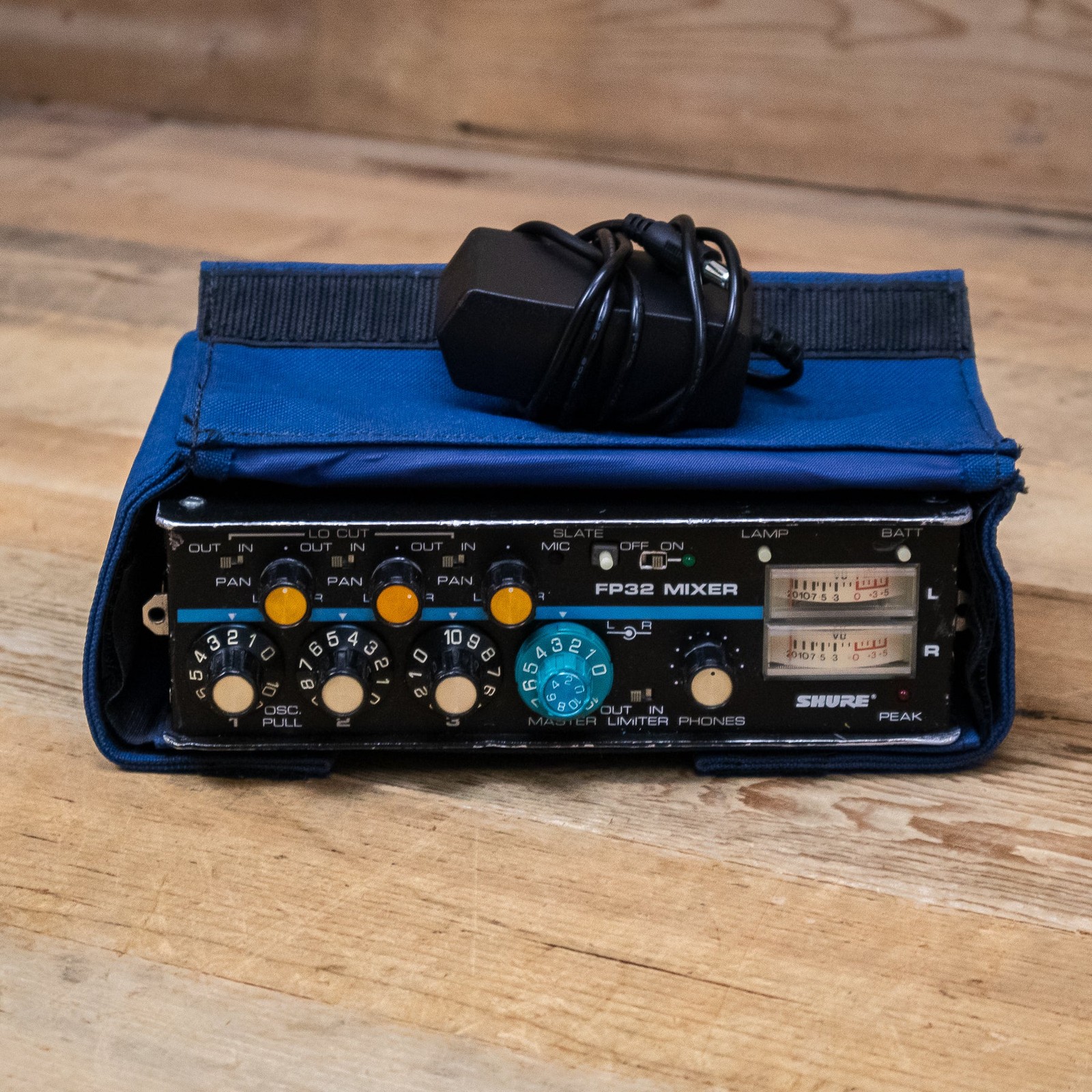Shure FP32 (FP-32) 3-input 2-Output Portable Stereo Mixer U284671