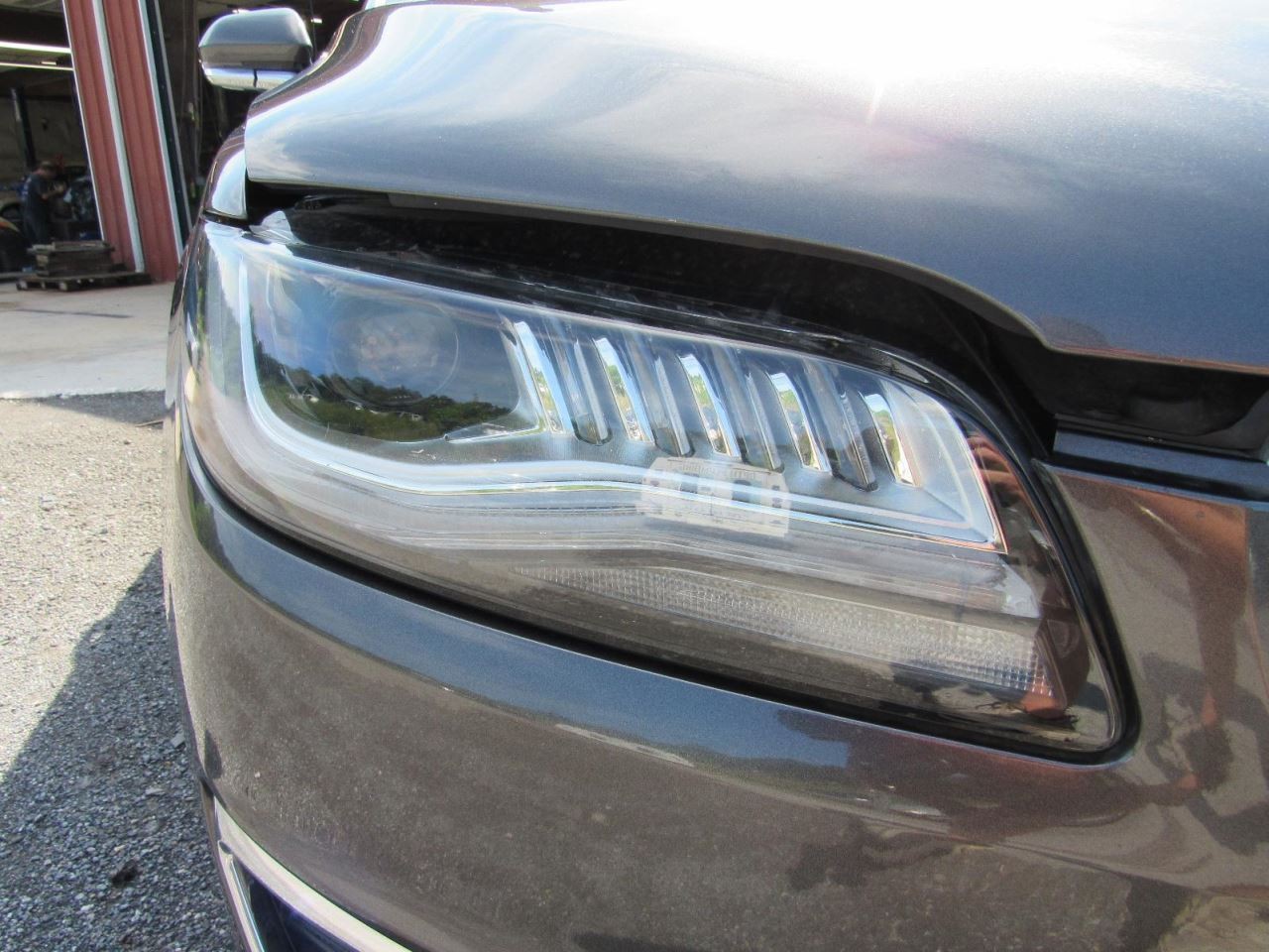 MKZ 2019 Glove Box 1063050